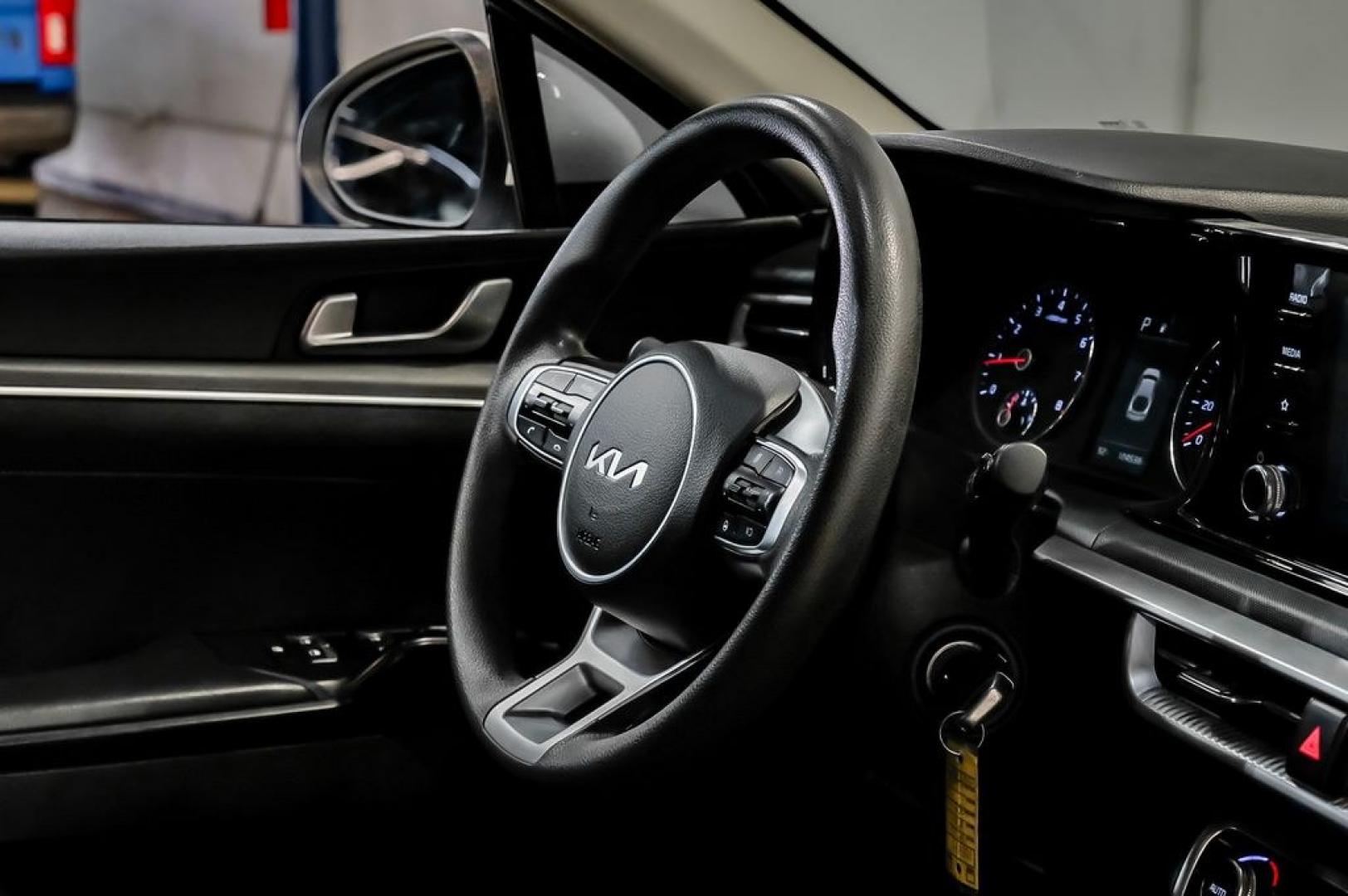 2022 White Pearl /Black Kia K5 LX (5XXG24J2XNG) with an I4 engine, Automatic transmission, located at 15300 Midway Rd., Addison, TX, 75001, (972) 702-0011, 32.958321, -96.838074- Photo#19
