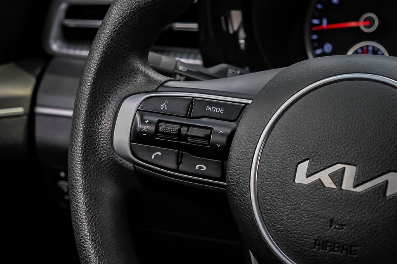 2022 White Pearl /Black Kia K5 LX (5XXG24J2XNG) with an I4 engine, Automatic transmission, located at 15300 Midway Rd., Addison, TX, 75001, (972) 702-0011, 32.958321, -96.838074- Photo#22
