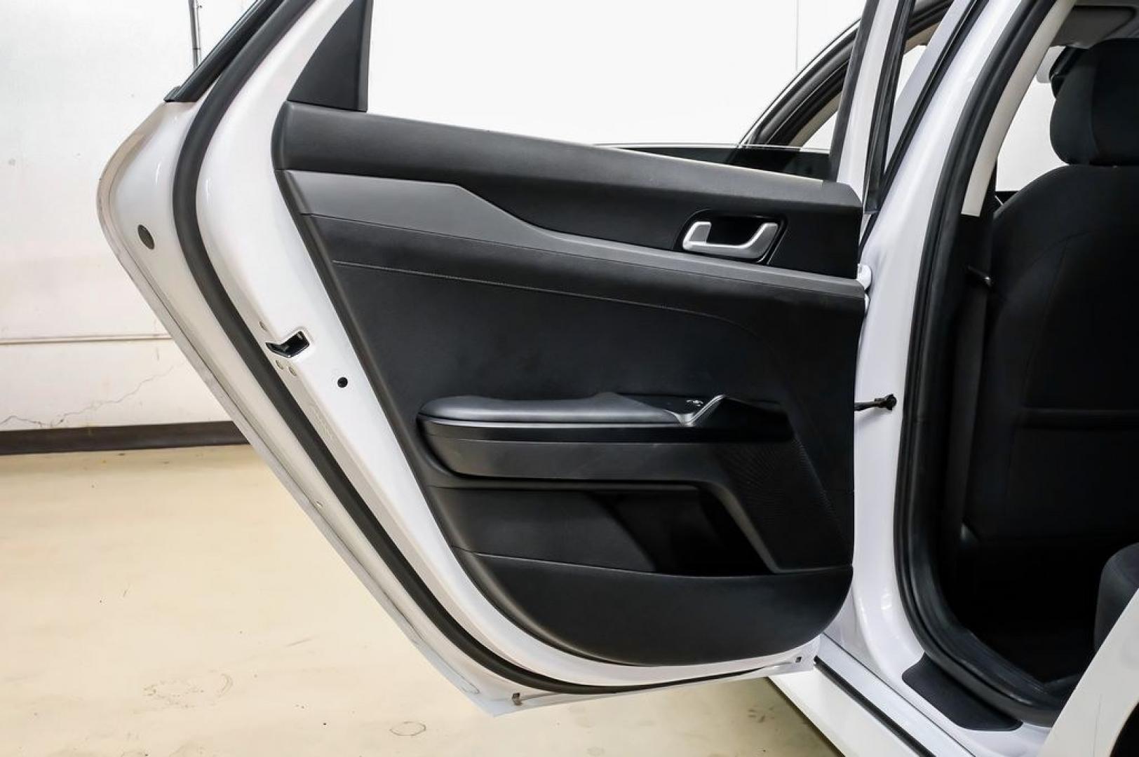 2022 White Pearl /Black Kia K5 LX (5XXG24J2XNG) with an I4 engine, Automatic transmission, located at 15300 Midway Rd., Addison, TX, 75001, (972) 702-0011, 32.958321, -96.838074- Photo#50