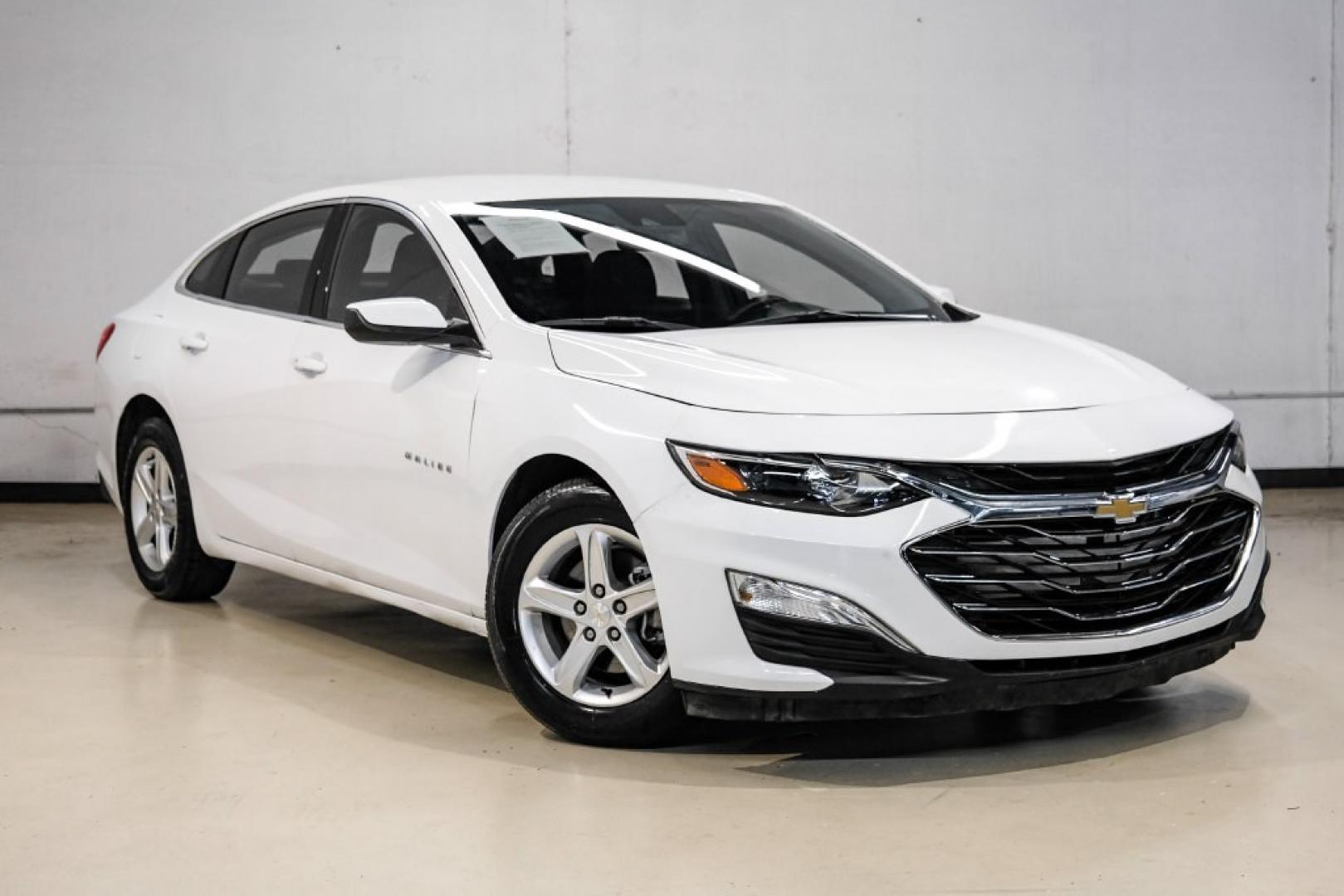 2024 Summit White /Black Chevrolet Malibu LS (1G1ZC5ST0RF) with an 1.5L DOHC engine, CVT transmission, located at 15300 Midway Rd., Addison, TX, 75001, (972) 702-0011, 32.958321, -96.838074- Photo#5