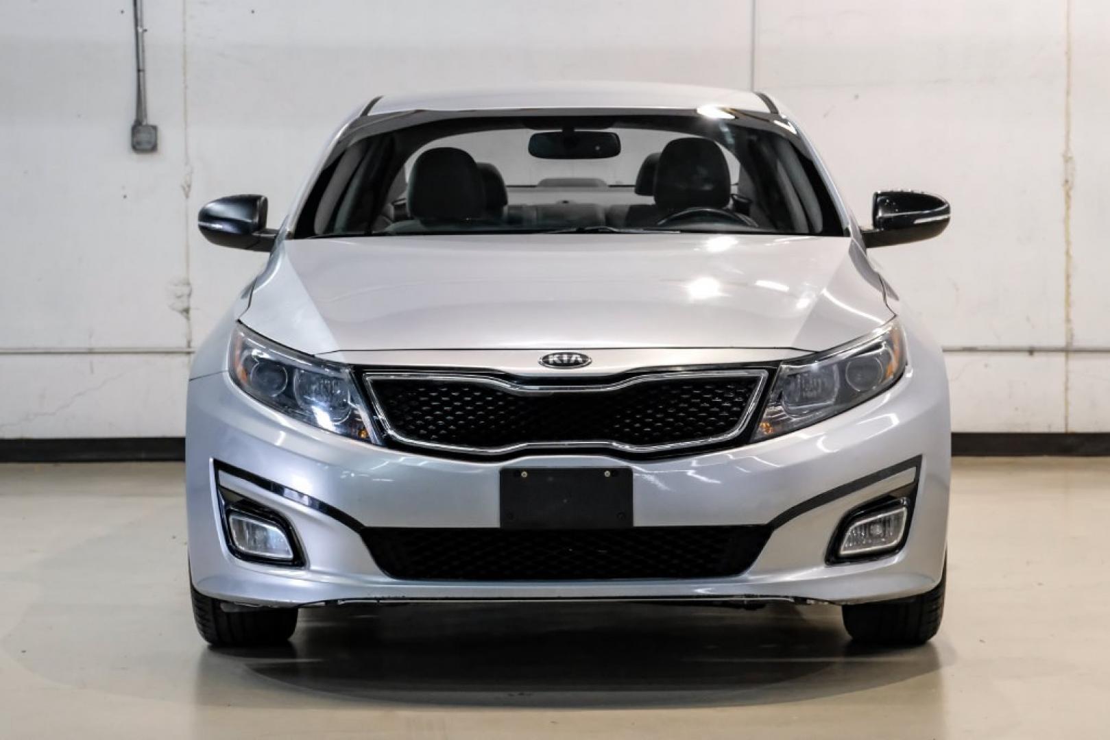 2014 Bright Silver /Gray Kia Optima EX (5XXGN4A77EG) with an 2.4L I4 DGI DOHC engine, Automatic transmission, located at 15300 Midway Rd., Addison, TX, 75001, (972) 702-0011, 32.958321, -96.838074- Photo#4
