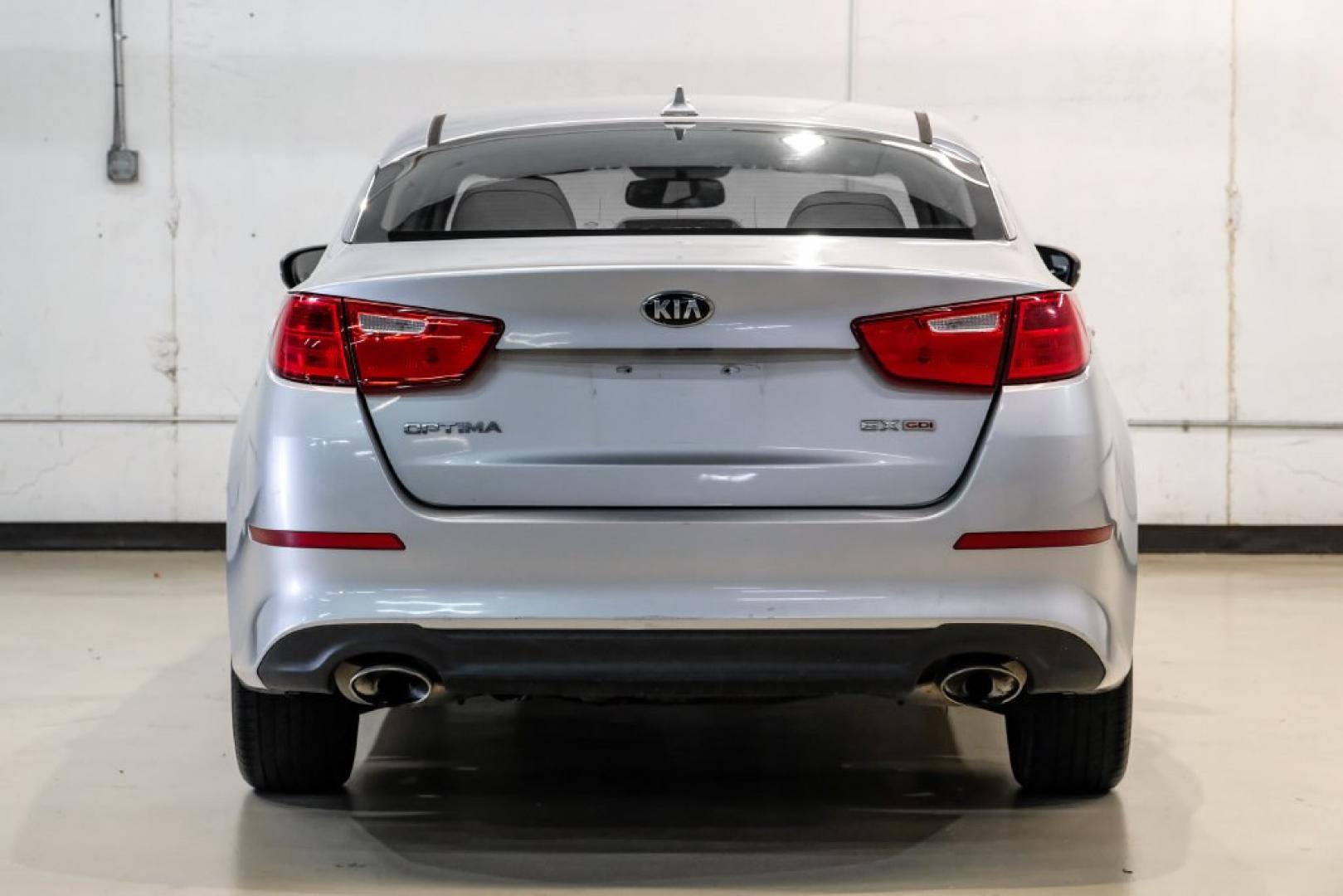 2014 Bright Silver /Gray Kia Optima EX (5XXGN4A77EG) with an 2.4L I4 DGI DOHC engine, Automatic transmission, located at 15300 Midway Rd., Addison, TX, 75001, (972) 702-0011, 32.958321, -96.838074- Photo#8