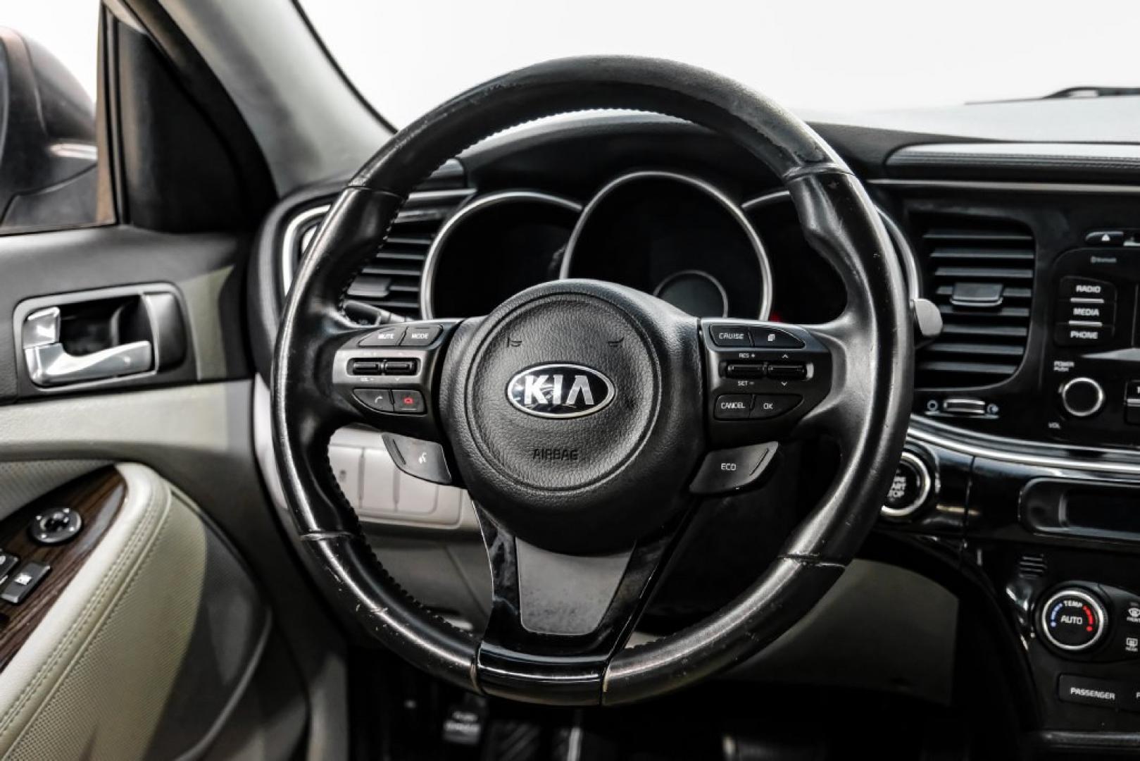2014 Bright Silver /Gray Kia Optima EX (5XXGN4A77EG) with an 2.4L I4 DGI DOHC engine, Automatic transmission, located at 15300 Midway Rd., Addison, TX, 75001, (972) 702-0011, 32.958321, -96.838074- Photo#15