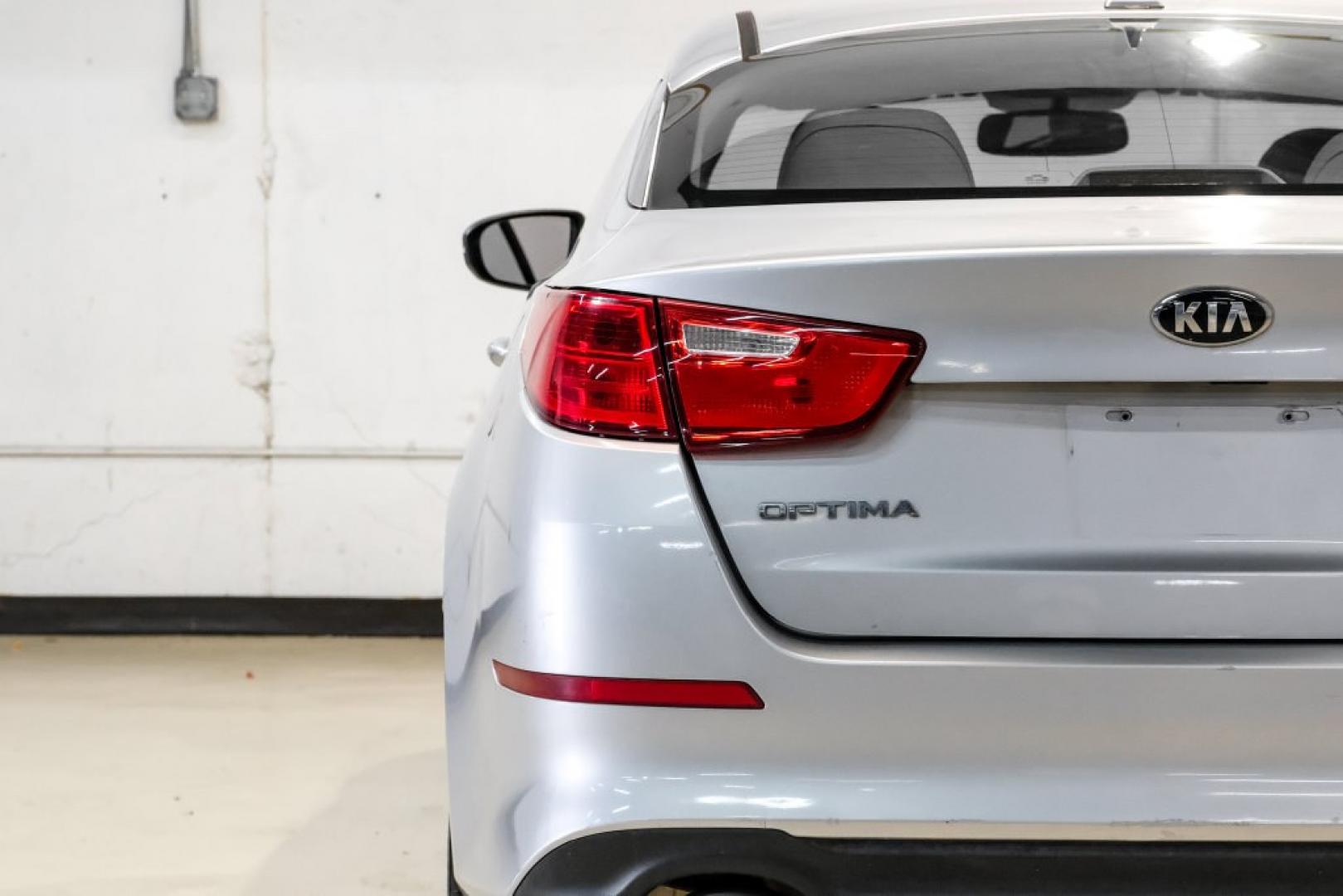 2014 Bright Silver /Gray Kia Optima EX (5XXGN4A77EG) with an 2.4L I4 DGI DOHC engine, Automatic transmission, located at 15300 Midway Rd., Addison, TX, 75001, (972) 702-0011, 32.958321, -96.838074- Photo#43