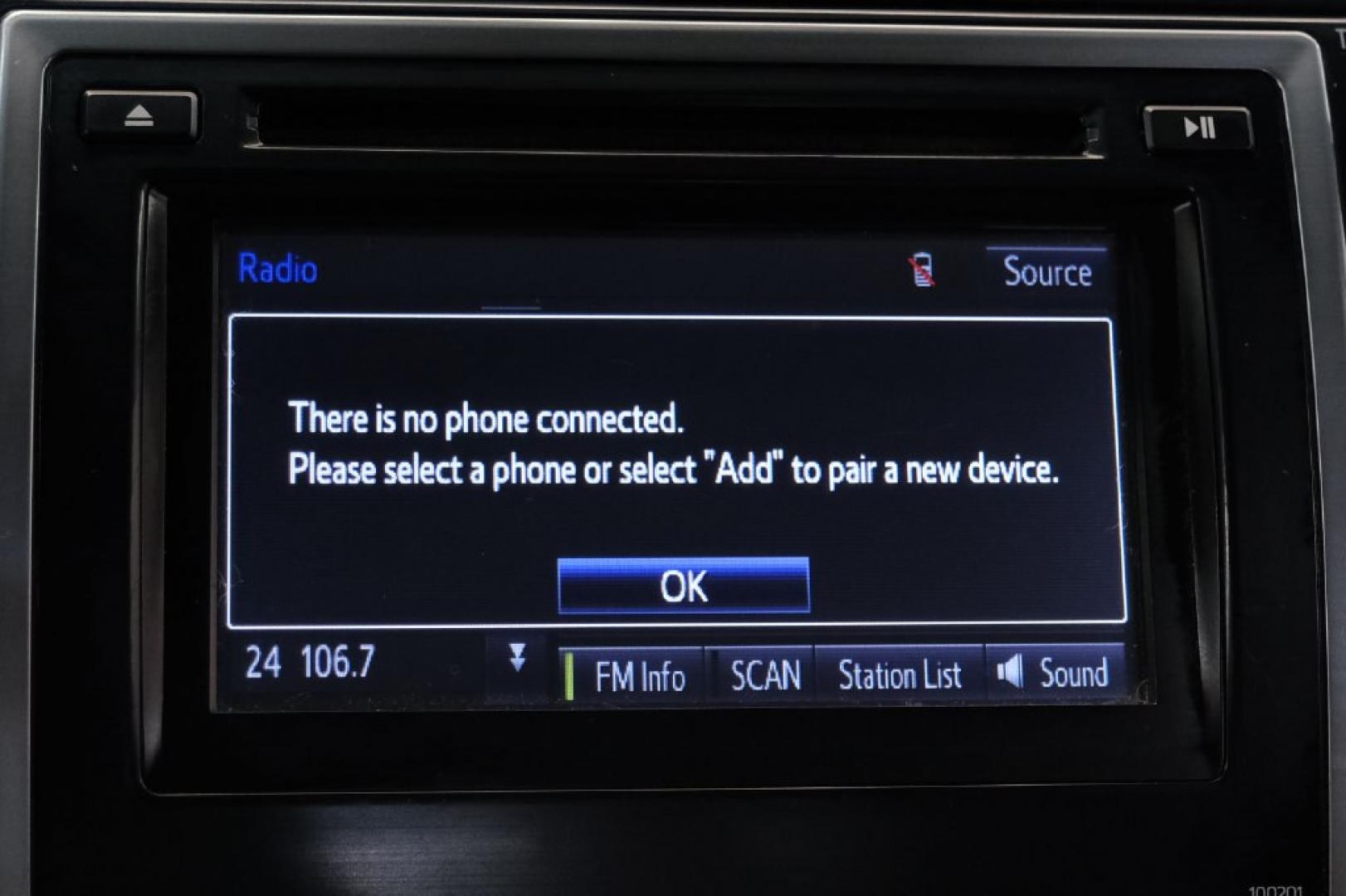 2014 Attitude Black Metallic /Black Toyota Camry SE (4T1BF1FK9EU) with an 2.5L I4 SMPI DOHC engine, Automatic transmission, located at 15300 Midway Rd., Addison, TX, 75001, (972) 702-0011, 32.958321, -96.838074- Photo#26