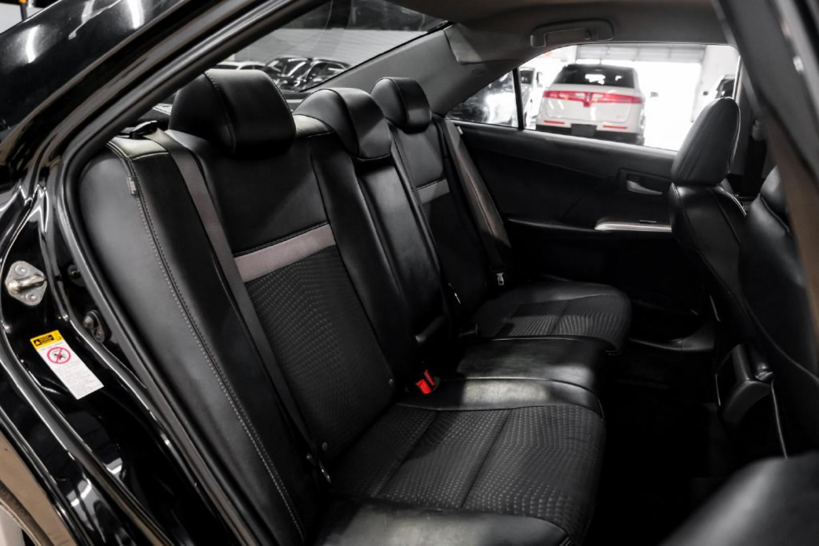 2014 Attitude Black Metallic /Black Toyota Camry SE (4T1BF1FK9EU) with an 2.5L I4 SMPI DOHC engine, Automatic transmission, located at 15300 Midway Rd., Addison, TX, 75001, (972) 702-0011, 32.958321, -96.838074- Photo#29
