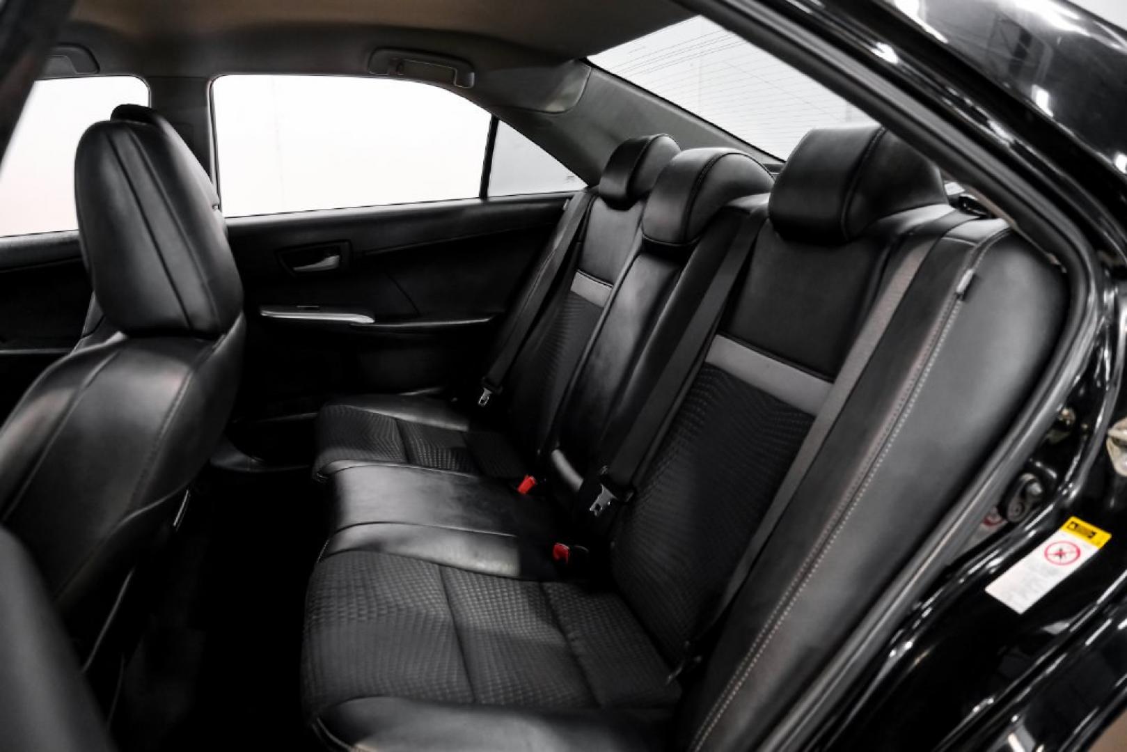 2014 Attitude Black Metallic /Black Toyota Camry SE (4T1BF1FK9EU) with an 2.5L I4 SMPI DOHC engine, Automatic transmission, located at 15300 Midway Rd., Addison, TX, 75001, (972) 702-0011, 32.958321, -96.838074- Photo#32