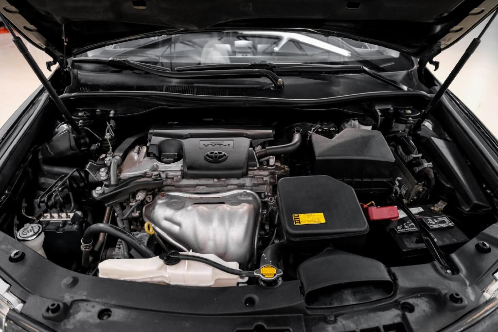 2014 Attitude Black Metallic /Black Toyota Camry SE (4T1BF1FK9EU) with an 2.5L I4 SMPI DOHC engine, Automatic transmission, located at 15300 Midway Rd., Addison, TX, 75001, (972) 702-0011, 32.958321, -96.838074- Photo#42