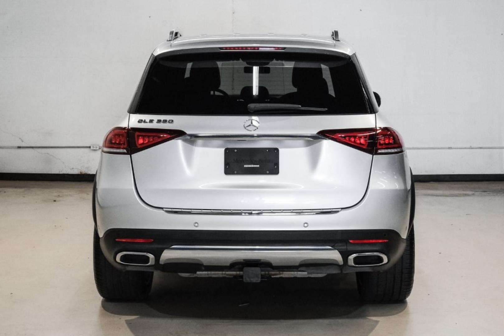 2020 Iridium Silver Metallic /Black Mercedes-Benz GLE GLE 350 (4JGFB4JB3LA) with an 2.0L I4 Turbocharged engine, Automatic transmission, located at 15300 Midway Rd., Addison, TX, 75001, (972) 702-0011, 32.958321, -96.838074- Photo#11