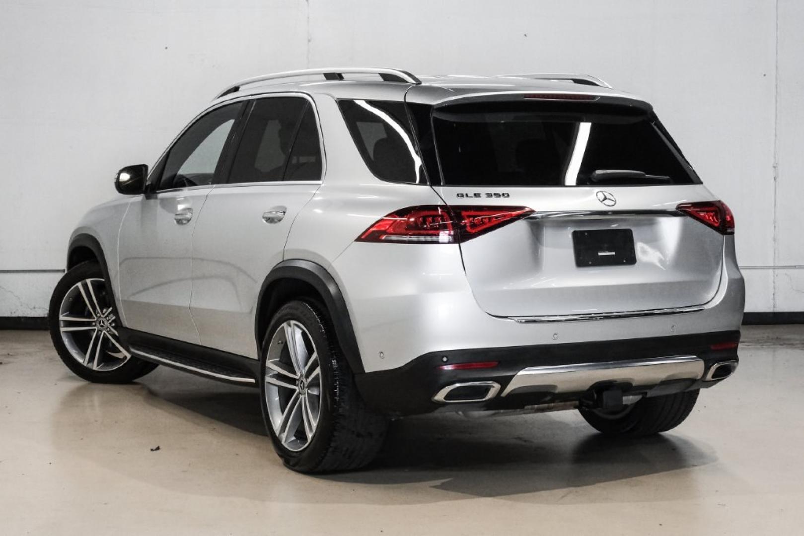 2020 Iridium Silver Metallic /Black Mercedes-Benz GLE GLE 350 (4JGFB4JB3LA) with an 2.0L I4 Turbocharged engine, Automatic transmission, located at 15300 Midway Rd., Addison, TX, 75001, (972) 702-0011, 32.958321, -96.838074- Photo#12