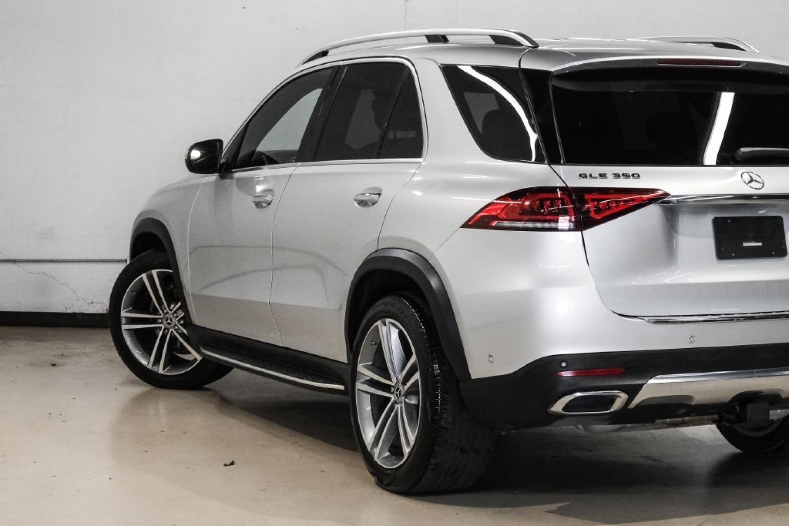 2020 Iridium Silver Metallic /Black Mercedes-Benz GLE GLE 350 (4JGFB4JB3LA) with an 2.0L I4 Turbocharged engine, Automatic transmission, located at 15300 Midway Rd., Addison, TX, 75001, (972) 702-0011, 32.958321, -96.838074- Photo#13
