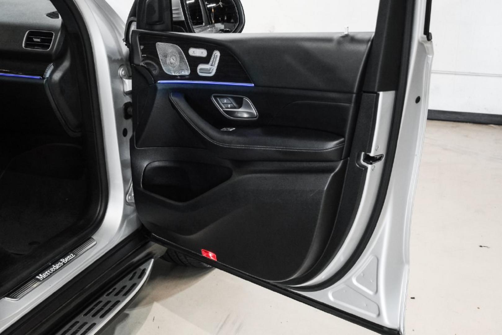 2020 Iridium Silver Metallic /Black Mercedes-Benz GLE GLE 350 (4JGFB4JB3LA) with an 2.0L I4 Turbocharged engine, Automatic transmission, located at 15300 Midway Rd., Addison, TX, 75001, (972) 702-0011, 32.958321, -96.838074- Photo#44
