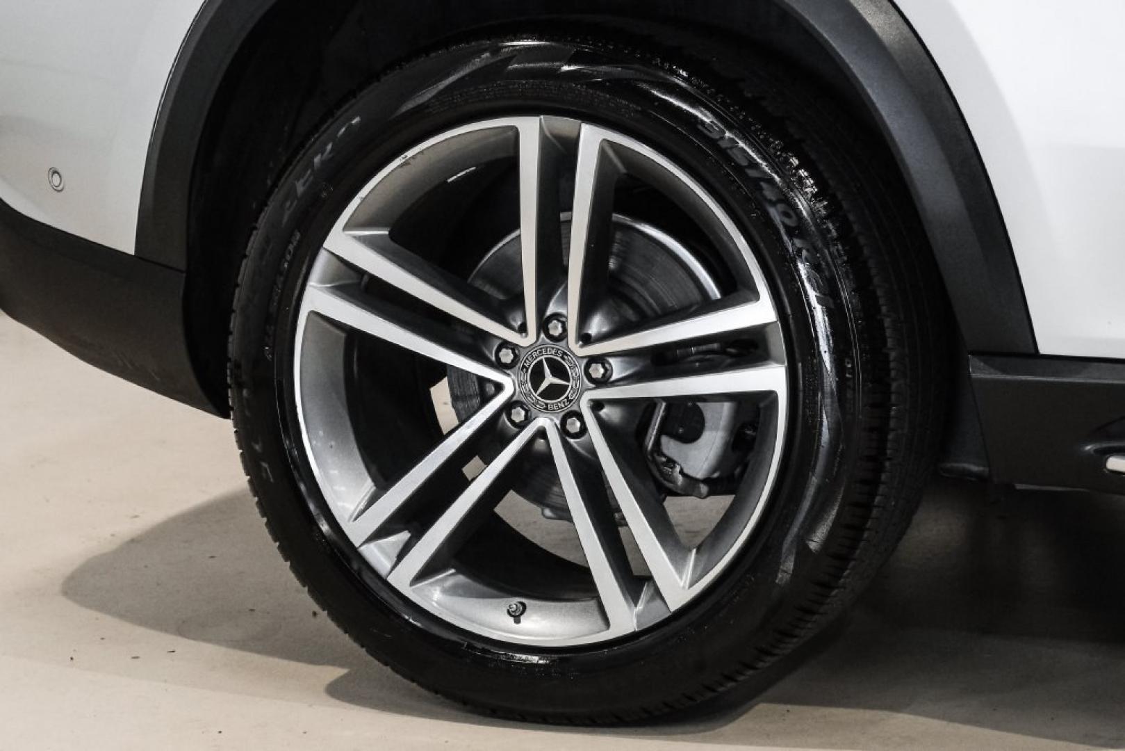 2020 Iridium Silver Metallic /Black Mercedes-Benz GLE GLE 350 (4JGFB4JB3LA) with an 2.0L I4 Turbocharged engine, Automatic transmission, located at 15300 Midway Rd., Addison, TX, 75001, (972) 702-0011, 32.958321, -96.838074- Photo#57