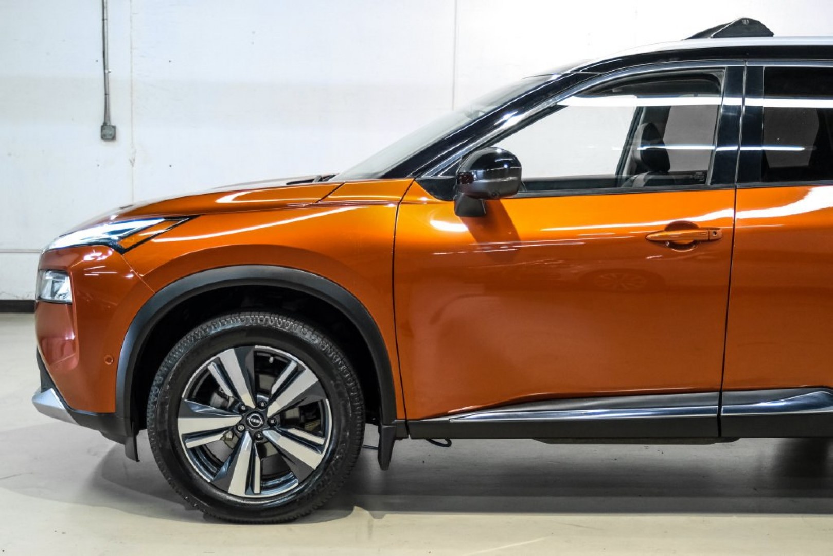 2023 Super Black /Charcoal Nissan Rogue Platinum (JN8BT3DD8PW) with an 1.5L I3 Turbocharged DOHC 12V LEV3-ULEV50 201hp engine, CVT transmission, located at 15300 Midway Rd., Addison, TX, 75001, (972) 702-0011, 32.958321, -96.838074- Photo#11