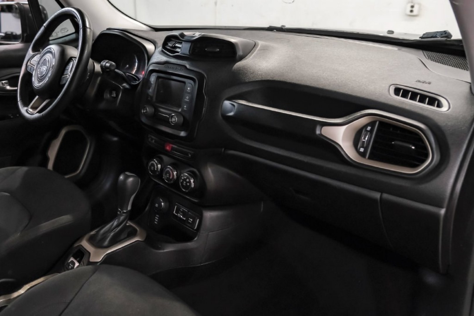 2017 Crystal Metallic /Black Jeep Renegade Latitude (ZACCJBBB1HP) with an 2.4L I4 MultiAir engine, Automatic transmission, located at 15300 Midway Rd., Addison, TX, 75001, (972) 702-0011, 32.958321, -96.838074- Photo#11