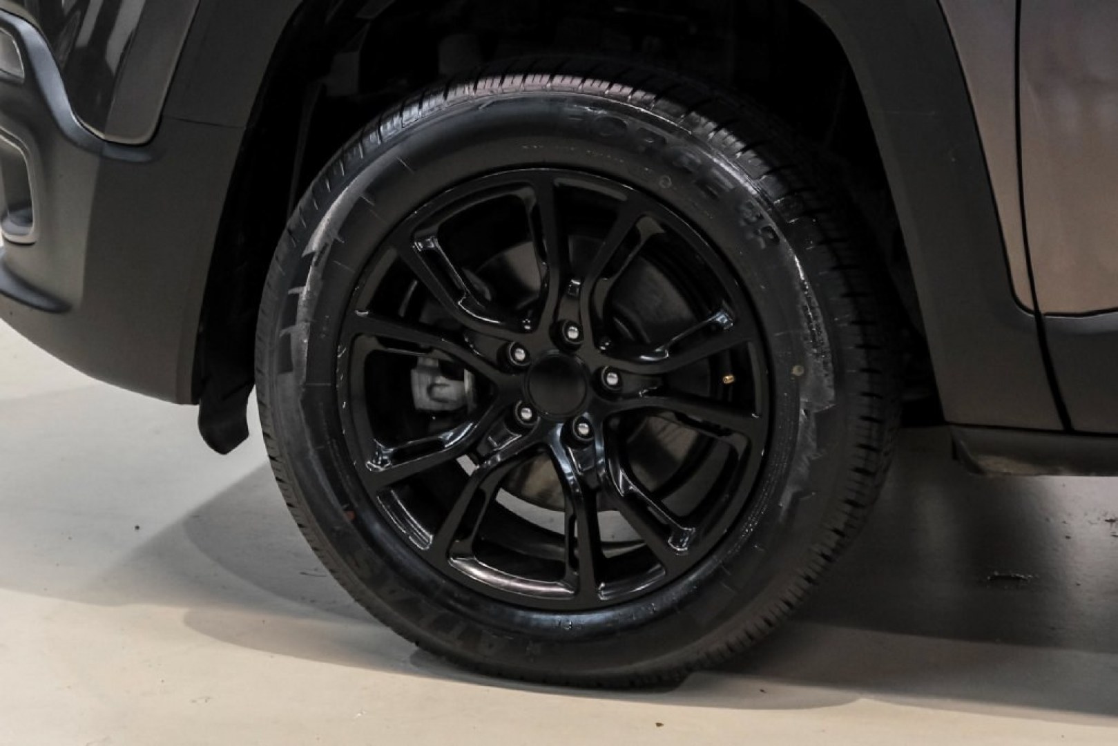 2017 Crystal Metallic /Black Jeep Renegade Latitude (ZACCJBBB1HP) with an 2.4L I4 MultiAir engine, Automatic transmission, located at 15300 Midway Rd., Addison, TX, 75001, (972) 702-0011, 32.958321, -96.838074- Photo#49