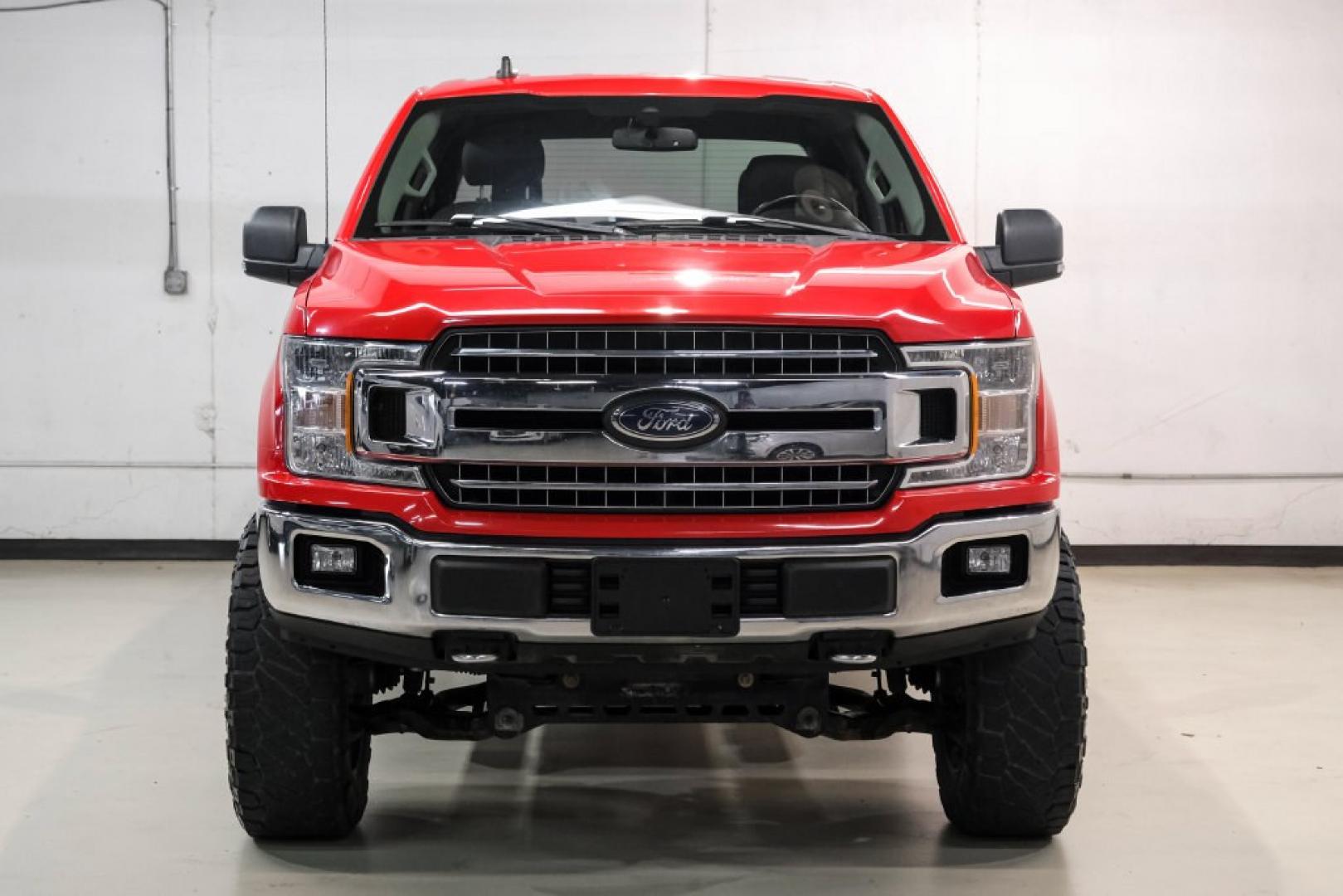 2019 Race Red /Medium Earth Gray Ford F-150 XLT (1FTEW1E56KF) with an 5.0L V8 engine, Automatic transmission, located at 15300 Midway Rd., Addison, TX, 75001, (972) 702-0011, 32.958321, -96.838074- Photo#4
