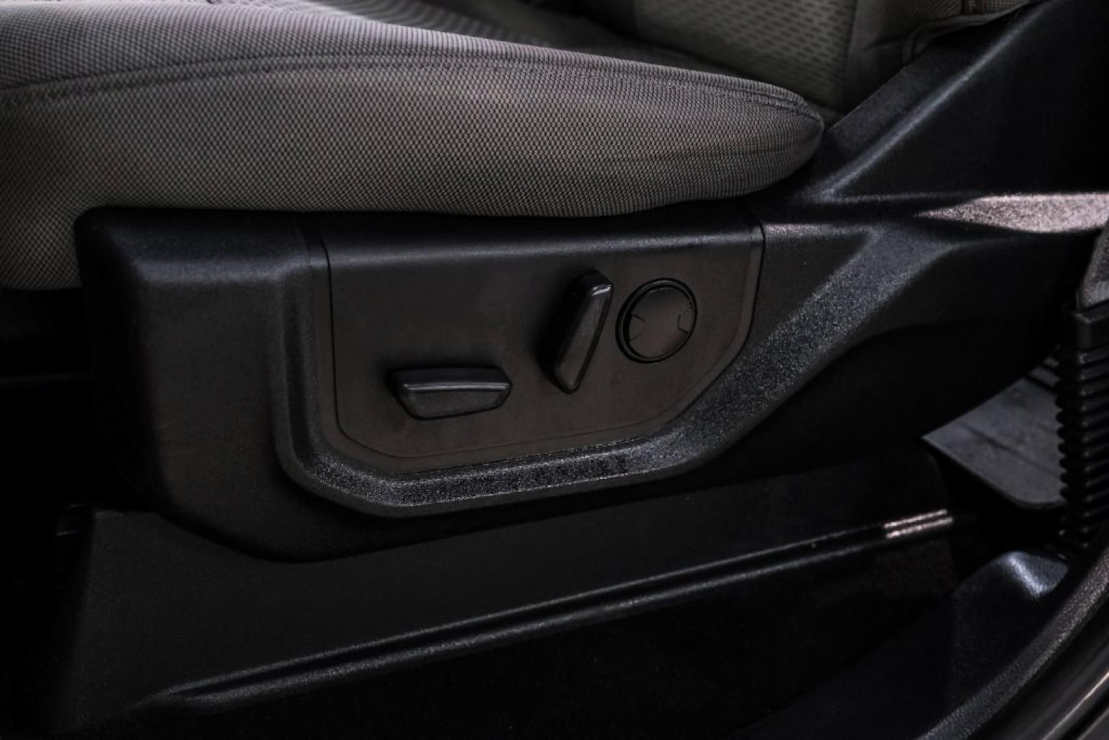 2019 Race Red /Medium Earth Gray Ford F-150 XLT (1FTEW1E56KF) with an 5.0L V8 engine, Automatic transmission, located at 15300 Midway Rd., Addison, TX, 75001, (972) 702-0011, 32.958321, -96.838074- Photo#29