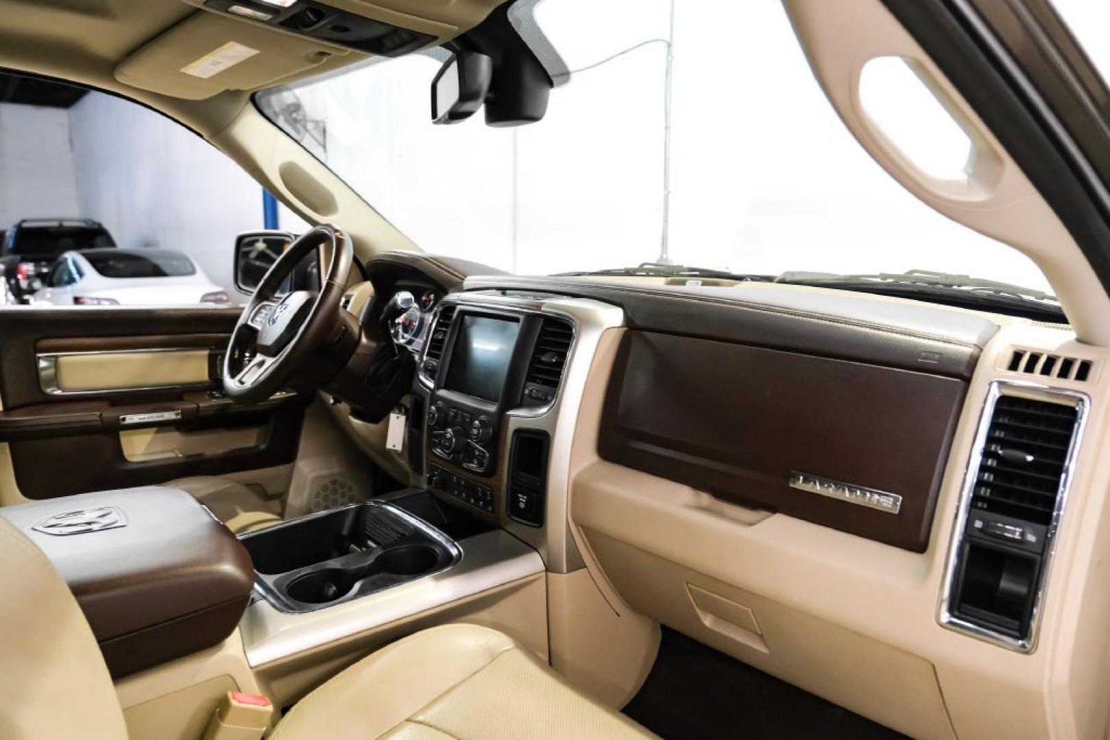 2016 Crystal Metallic /Lt Frost Beige/Brown Ram 2500 Laramie (3C6UR4NJ8GG) with an 6.4L Heavy Duty V8 HEMI w/MDS engine, Automatic transmission, located at 15300 Midway Rd., Addison, TX, 75001, (972) 702-0011, 32.958321, -96.838074- Photo#12