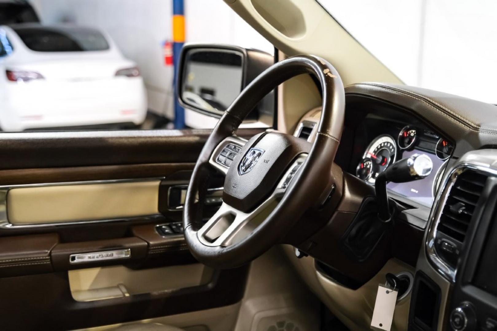 2016 Crystal Metallic /Lt Frost Beige/Brown Ram 2500 Laramie (3C6UR4NJ8GG) with an 6.4L Heavy Duty V8 HEMI w/MDS engine, Automatic transmission, located at 15300 Midway Rd., Addison, TX, 75001, (972) 702-0011, 32.958321, -96.838074- Photo#13