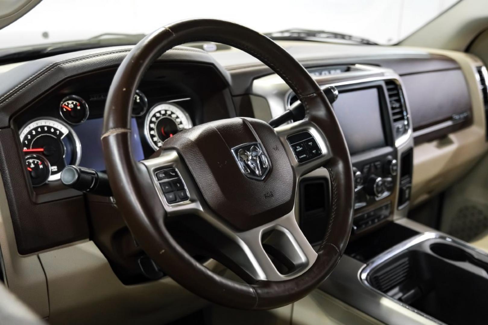 2016 Crystal Metallic /Lt Frost Beige/Brown Ram 2500 Laramie (3C6UR4NJ8GG) with an 6.4L Heavy Duty V8 HEMI w/MDS engine, Automatic transmission, located at 15300 Midway Rd., Addison, TX, 75001, (972) 702-0011, 32.958321, -96.838074- Photo#15