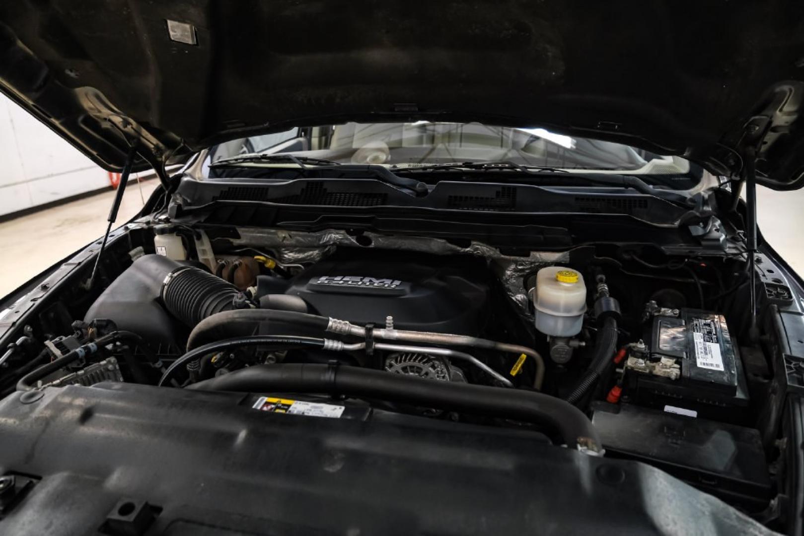 2016 Crystal Metallic /Lt Frost Beige/Brown Ram 2500 Laramie (3C6UR4NJ8GG) with an 6.4L Heavy Duty V8 HEMI w/MDS engine, Automatic transmission, located at 15300 Midway Rd., Addison, TX, 75001, (972) 702-0011, 32.958321, -96.838074- Photo#47