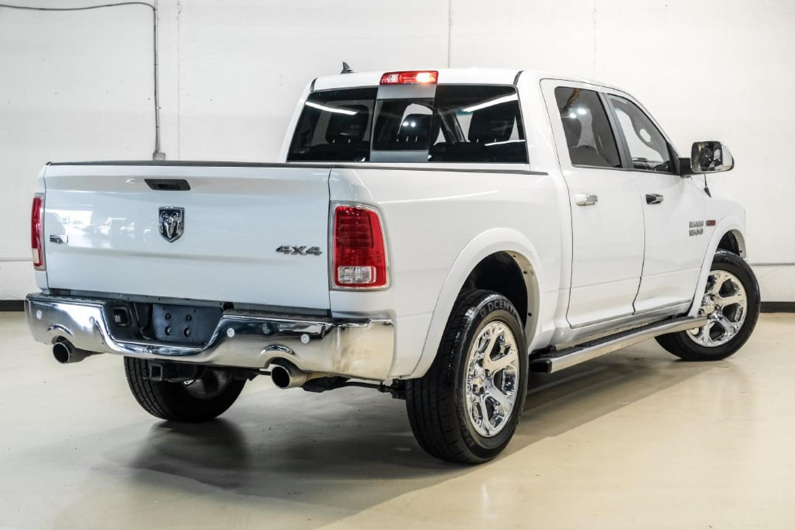2018 Bright White Clearcoat /Black Ram 1500 Laramie (1C6RR7NM3JS) with an EcoDiesel 3.0L V6 engine, Automatic transmission, located at 15300 Midway Rd., Addison, TX, 75001, (972) 702-0011, 32.958321, -96.838074- Photo#7