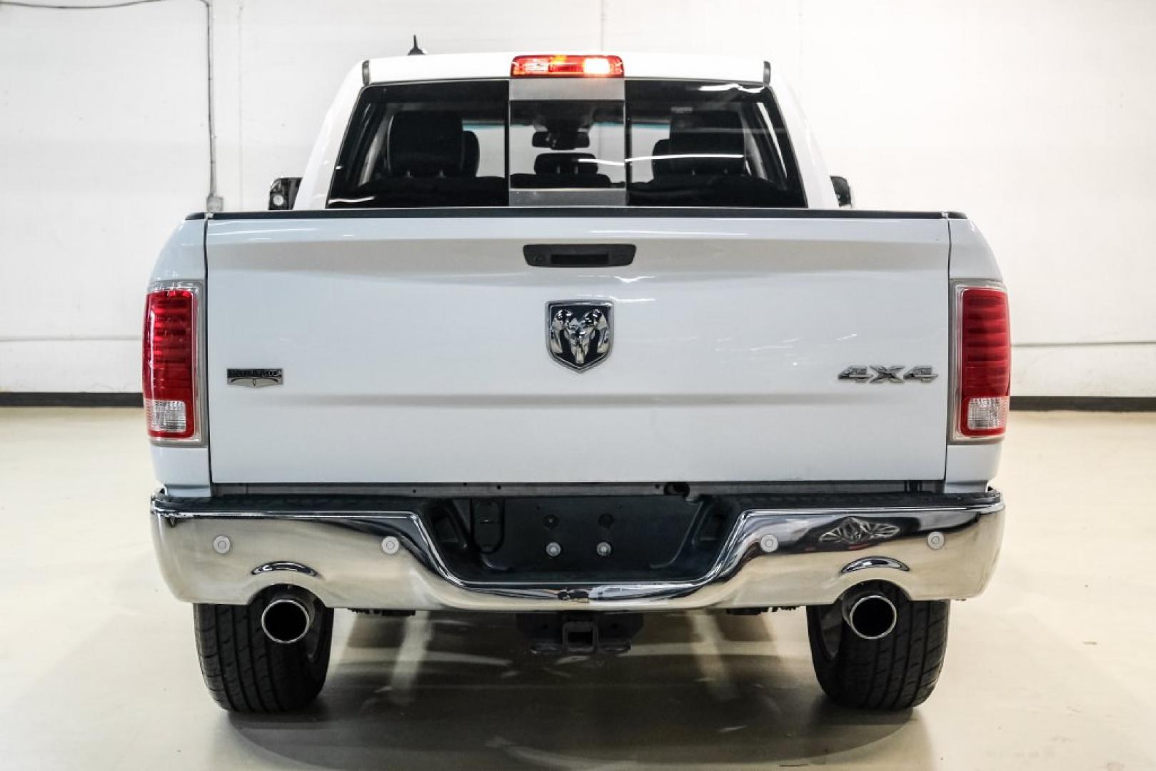 2018 Bright White Clearcoat /Black Ram 1500 Laramie (1C6RR7NM3JS) with an EcoDiesel 3.0L V6 engine, Automatic transmission, located at 15300 Midway Rd., Addison, TX, 75001, (972) 702-0011, 32.958321, -96.838074- Photo#8