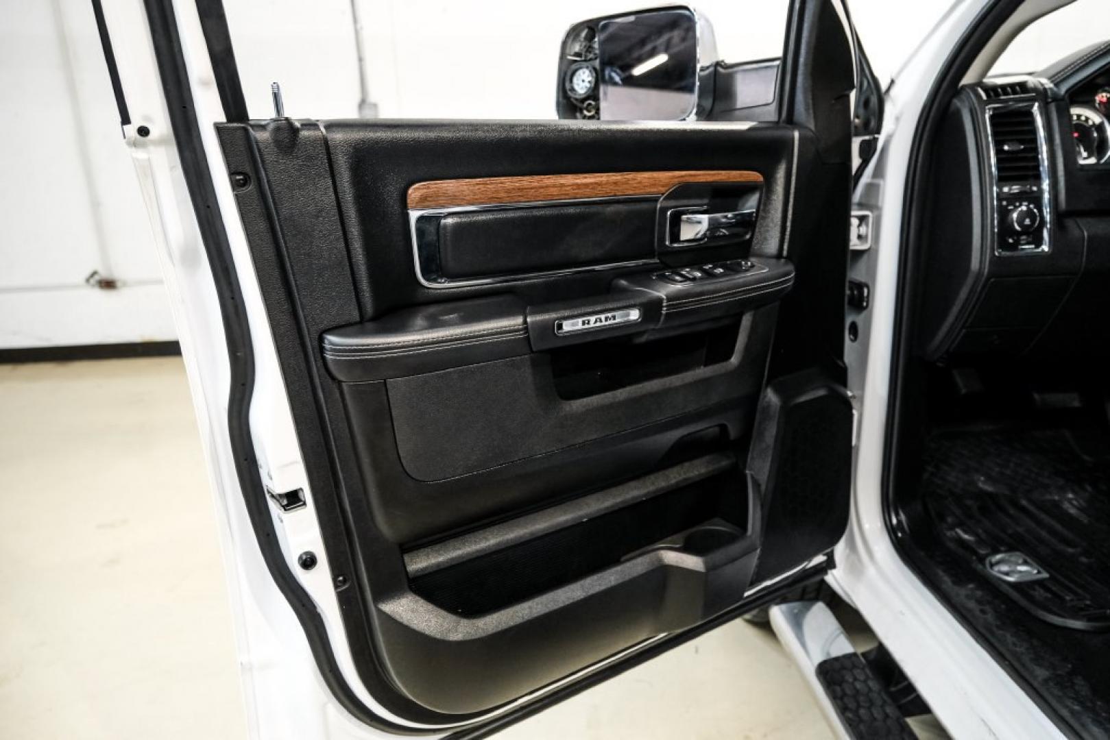 2018 Bright White Clearcoat /Black Ram 1500 Laramie (1C6RR7NM3JS) with an EcoDiesel 3.0L V6 engine, Automatic transmission, located at 15300 Midway Rd., Addison, TX, 75001, (972) 702-0011, 32.958321, -96.838074- Photo#35