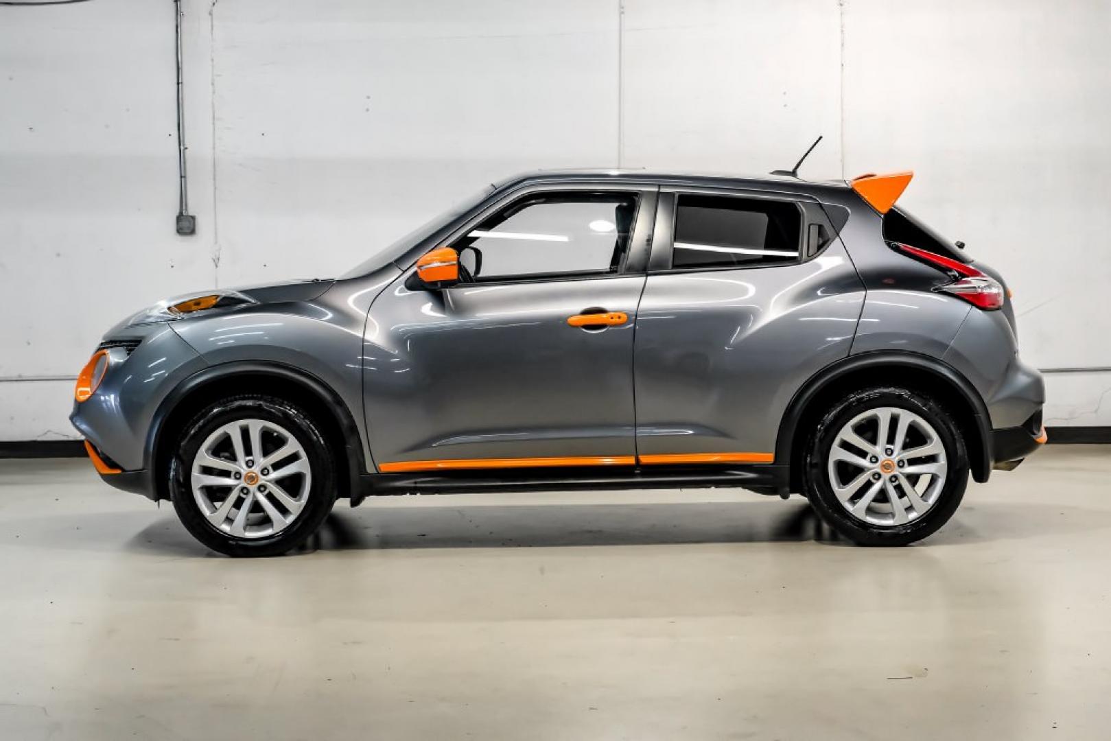 2015 Gun Metallic /Black Nissan Juke SL (JN8AF5MV6FT) with an 1.6L I4 DOHC 16V engine, CVT transmission, located at 15300 Midway Rd., Addison, TX, 75001, (972) 702-0011, 32.958321, -96.838074- Photo#11