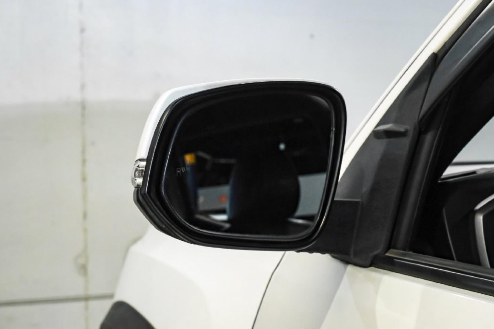2017 Super White /Black Toyota Tacoma TRD Pro (5TFCZ5AN9HX) with an V6 engine, Automatic transmission, located at 15300 Midway Rd., Addison, TX, 75001, (972) 702-0011, 32.958321, -96.838074- Photo#33