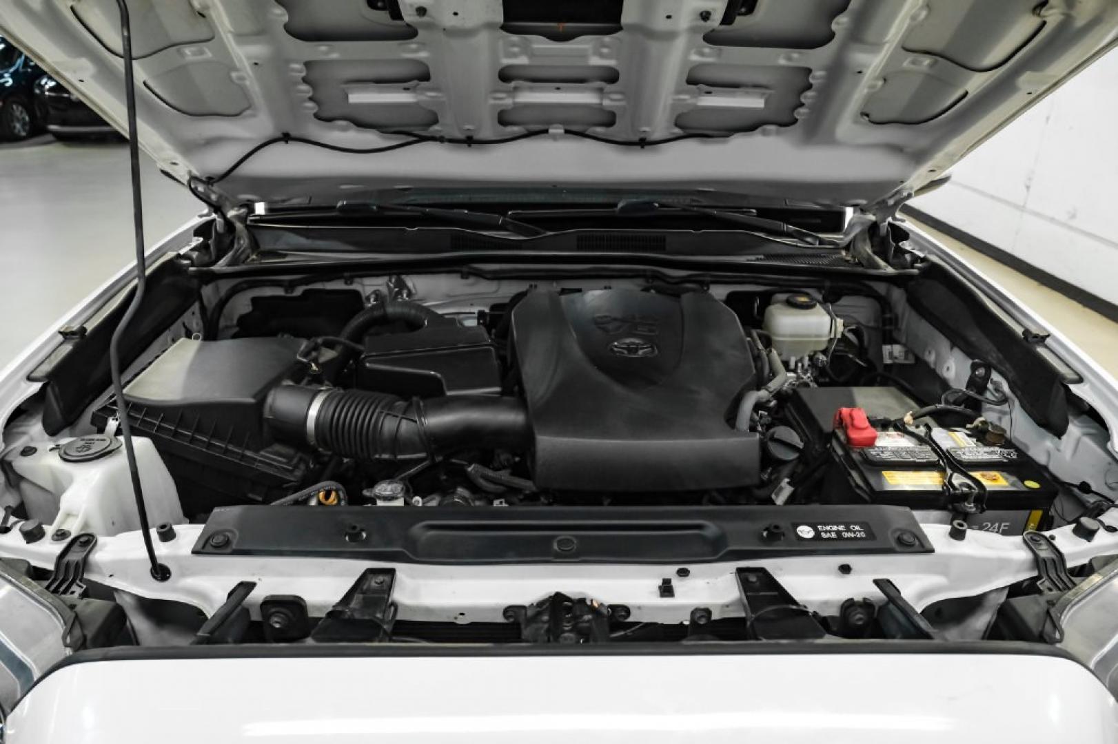 2017 Super White /Black Toyota Tacoma TRD Pro (5TFCZ5AN9HX) with an V6 engine, Automatic transmission, located at 15300 Midway Rd., Addison, TX, 75001, (972) 702-0011, 32.958321, -96.838074- Photo#42