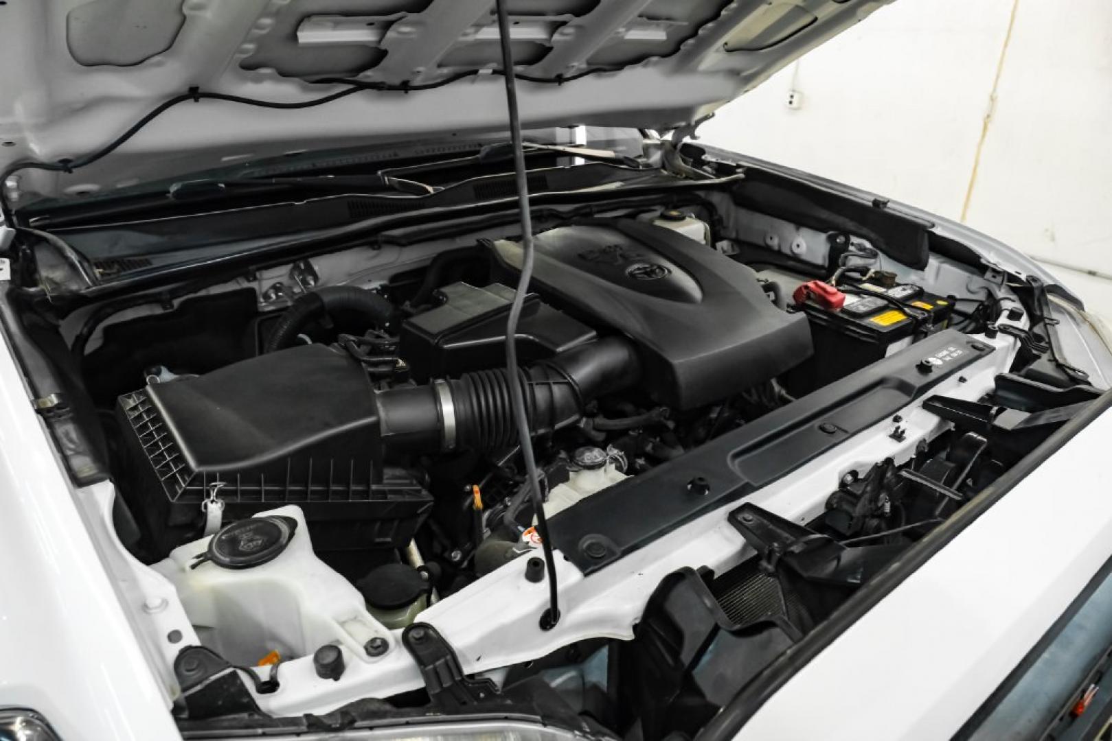 2017 Super White /Black Toyota Tacoma TRD Pro (5TFCZ5AN9HX) with an V6 engine, Automatic transmission, located at 15300 Midway Rd., Addison, TX, 75001, (972) 702-0011, 32.958321, -96.838074- Photo#43
