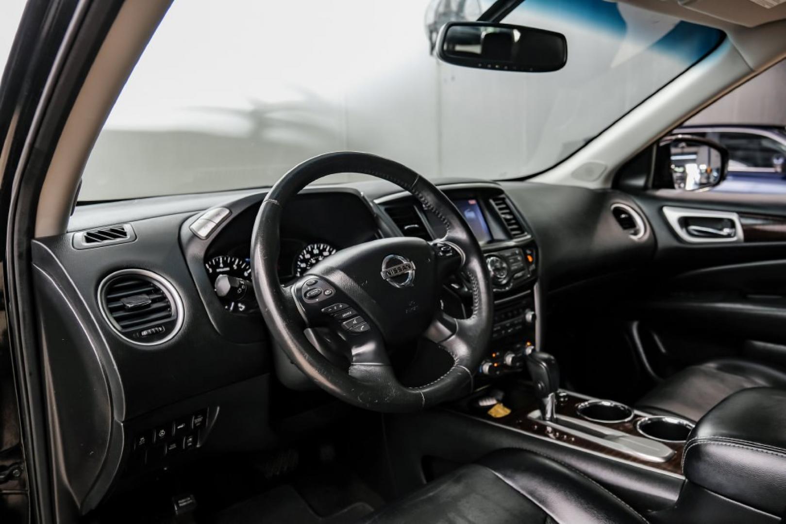 2014 Super Black /Charcoal Nissan Pathfinder Platinum (5N1AR2MN7EC) with an 3.5L V6 engine, CVT transmission, located at 15300 Midway Rd., Addison, TX, 75001, (972) 702-0011, 32.958321, -96.838074- Photo#2