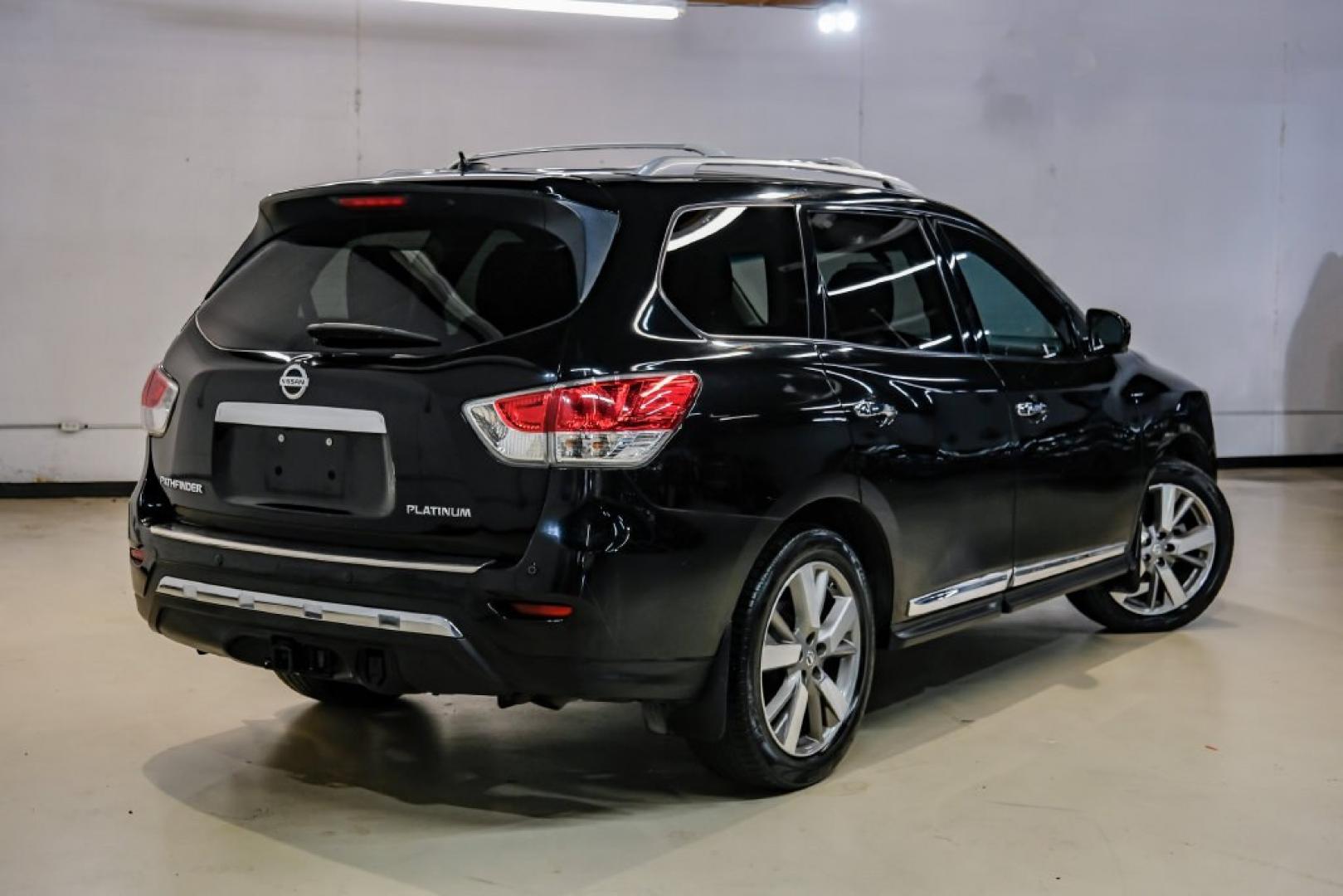 2014 Super Black /Charcoal Nissan Pathfinder Platinum (5N1AR2MN7EC) with an 3.5L V6 engine, CVT transmission, located at 15300 Midway Rd., Addison, TX, 75001, (972) 702-0011, 32.958321, -96.838074- Photo#7