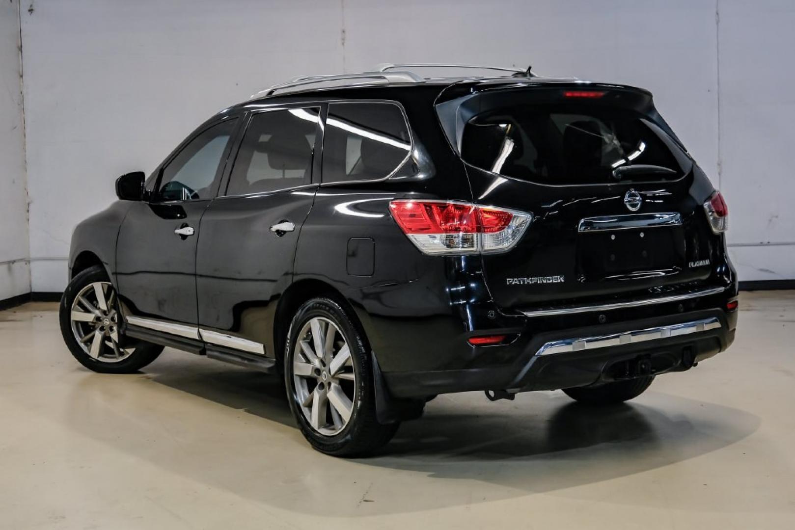 2014 Super Black /Charcoal Nissan Pathfinder Platinum (5N1AR2MN7EC) with an 3.5L V6 engine, CVT transmission, located at 15300 Midway Rd., Addison, TX, 75001, (972) 702-0011, 32.958321, -96.838074- Photo#9