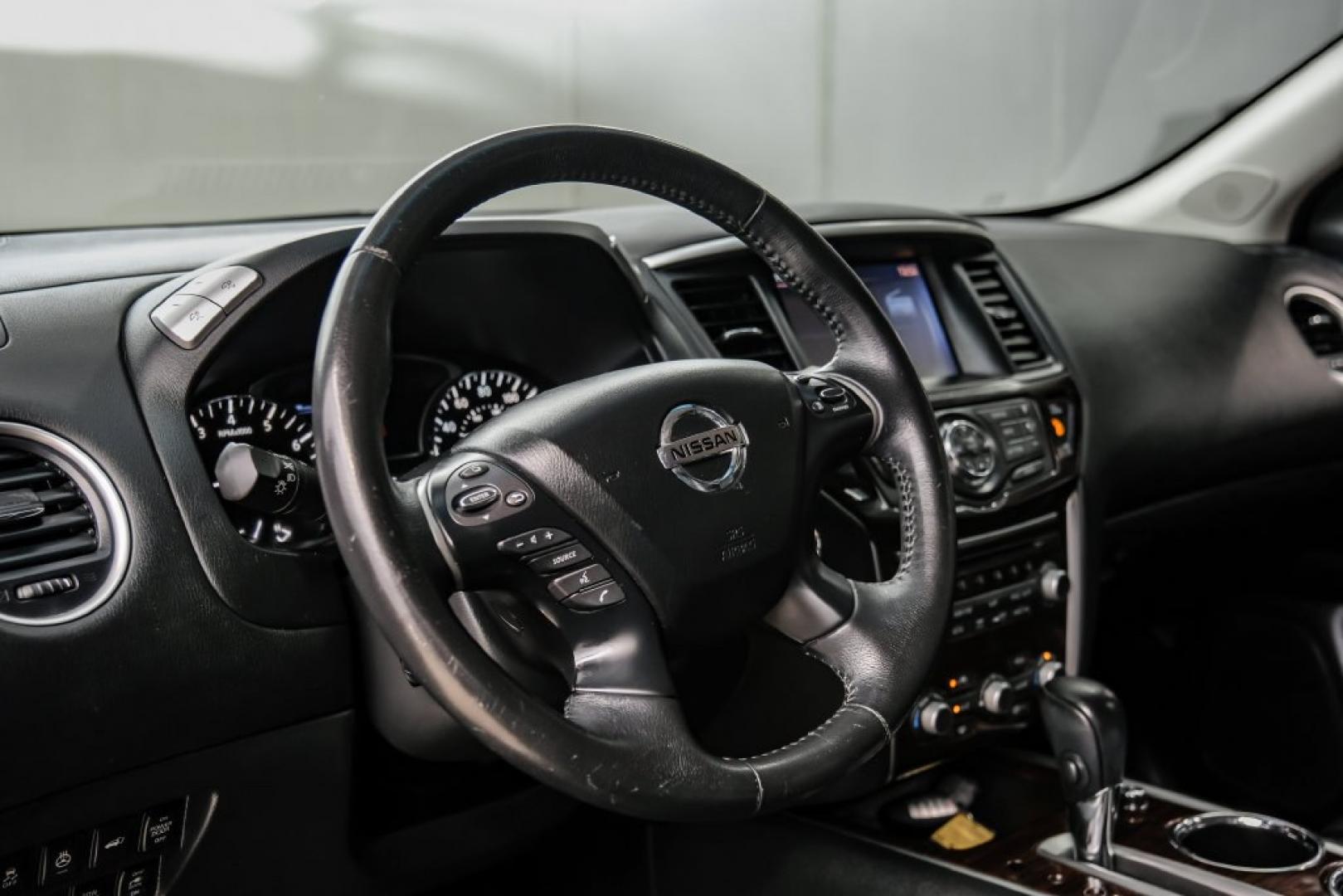2014 Super Black /Charcoal Nissan Pathfinder Platinum (5N1AR2MN7EC) with an 3.5L V6 engine, CVT transmission, located at 15300 Midway Rd., Addison, TX, 75001, (972) 702-0011, 32.958321, -96.838074- Photo#16