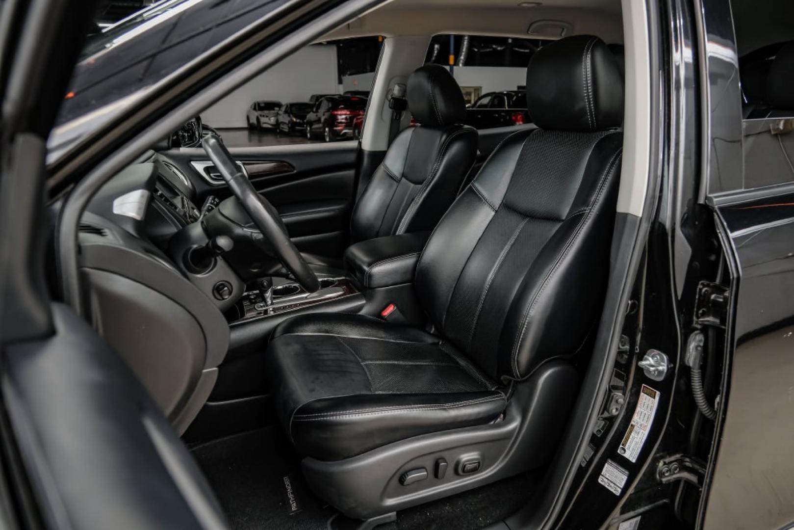 2014 Super Black /Charcoal Nissan Pathfinder Platinum (5N1AR2MN7EC) with an 3.5L V6 engine, CVT transmission, located at 15300 Midway Rd., Addison, TX, 75001, (972) 702-0011, 32.958321, -96.838074- Photo#40