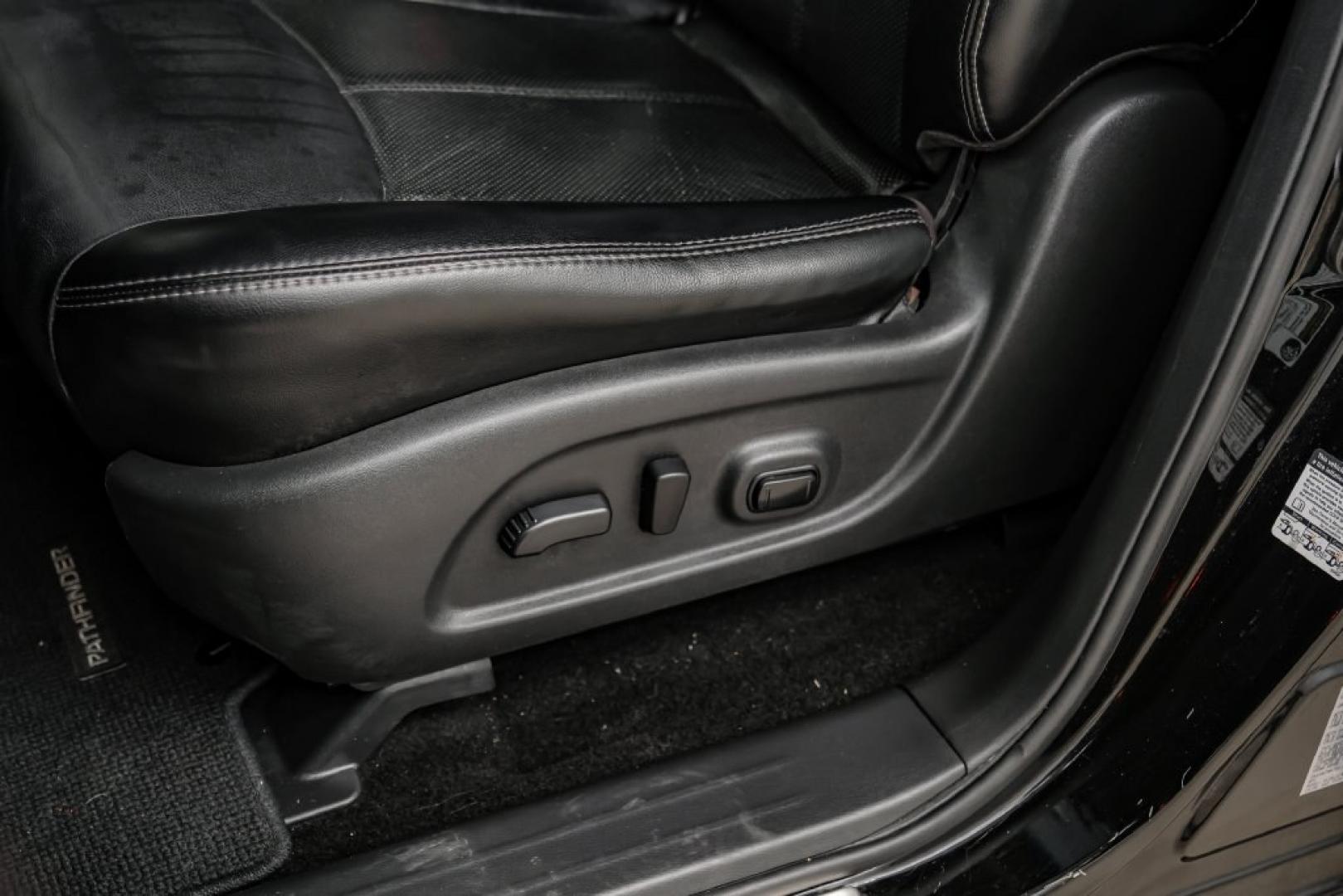 2014 Super Black /Charcoal Nissan Pathfinder Platinum (5N1AR2MN7EC) with an 3.5L V6 engine, CVT transmission, located at 15300 Midway Rd., Addison, TX, 75001, (972) 702-0011, 32.958321, -96.838074- Photo#41