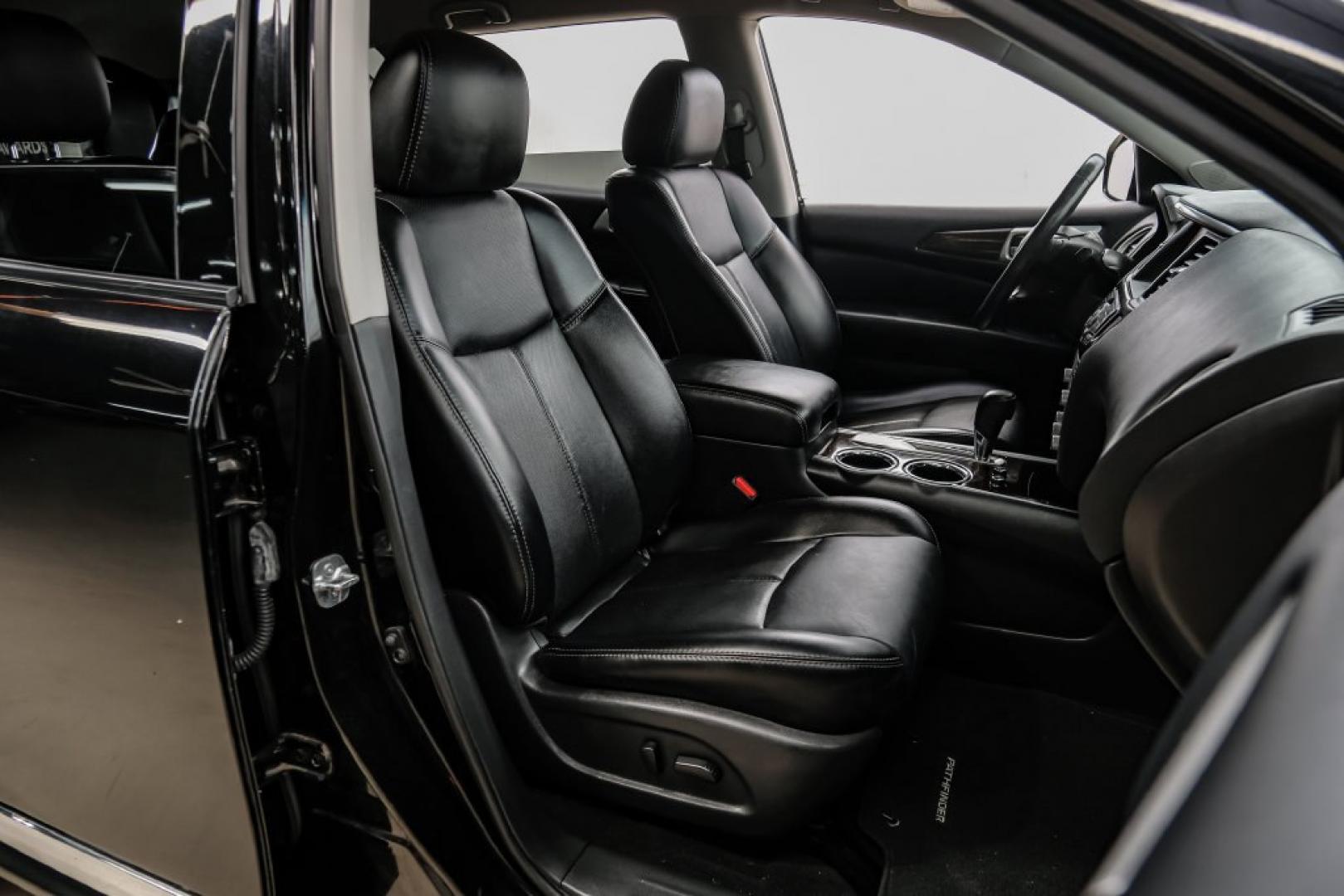 2014 Super Black /Charcoal Nissan Pathfinder Platinum (5N1AR2MN7EC) with an 3.5L V6 engine, CVT transmission, located at 15300 Midway Rd., Addison, TX, 75001, (972) 702-0011, 32.958321, -96.838074- Photo#42