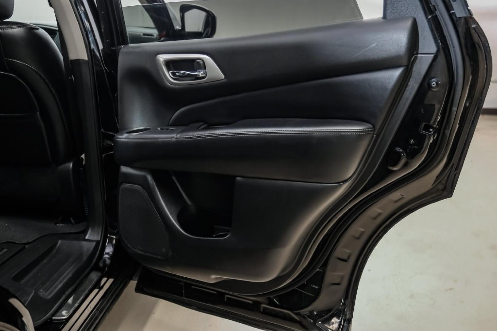 2014 Super Black /Charcoal Nissan Pathfinder Platinum (5N1AR2MN7EC) with an 3.5L V6 engine, CVT transmission, located at 15300 Midway Rd., Addison, TX, 75001, (972) 702-0011, 32.958321, -96.838074- Photo#55