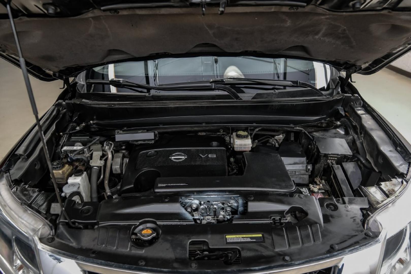 2014 Super Black /Charcoal Nissan Pathfinder Platinum (5N1AR2MN7EC) with an 3.5L V6 engine, CVT transmission, located at 15300 Midway Rd., Addison, TX, 75001, (972) 702-0011, 32.958321, -96.838074- Photo#59