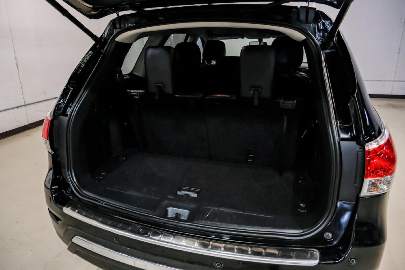2014 Super Black /Charcoal Nissan Pathfinder Platinum (5N1AR2MN7EC) with an 3.5L V6 engine, CVT transmission, located at 15300 Midway Rd., Addison, TX, 75001, (972) 702-0011, 32.958321, -96.838074- Photo#62