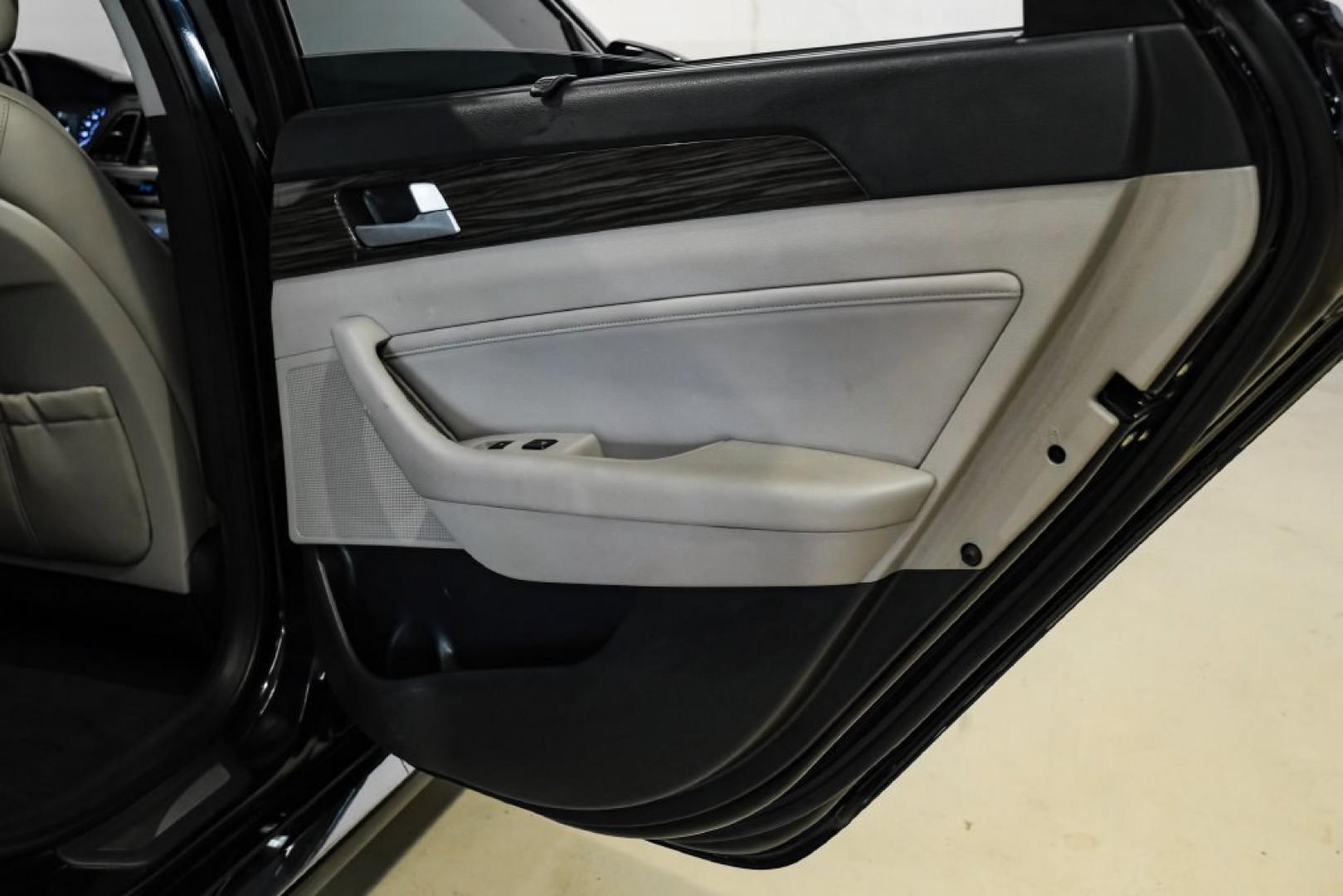 2015 Phantom Black /Gray Hyundai Sonata Limited (5NPE34AF4FH) with an 2.4L I4 DGI DOHC 16V ULEV II 185hp engine, Automatic transmission, located at 15300 Midway Rd., Addison, TX, 75001, (972) 702-0011, 32.958321, -96.838074- Photo#40