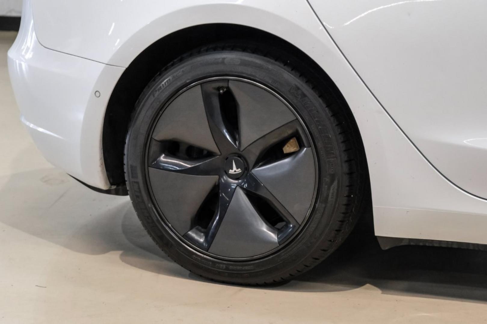 2018 Pearl White Multi-Coat /Black Tesla Model 3 Long Range (5YJ3E1EAXJF) with an Electric Motor engine, Automatic transmission, located at 15300 Midway Rd., Addison, TX, 75001, (972) 702-0011, 32.958321, -96.838074- Photo#43
