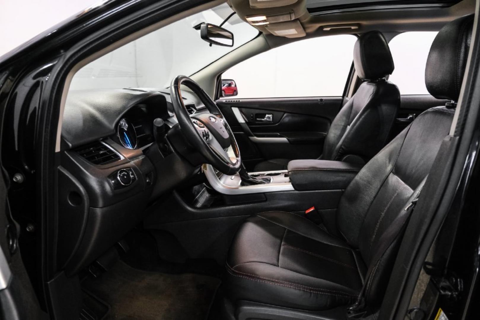 2013 Tuxedo Black Metallic /Black Ford Edge SEL (2FMDK4JC7DB) with an 3.5L V6 Ti-VCT engine, Automatic transmission, located at 15300 Midway Rd., Addison, TX, 75001, (972) 702-0011, 32.958321, -96.838074- Photo#3