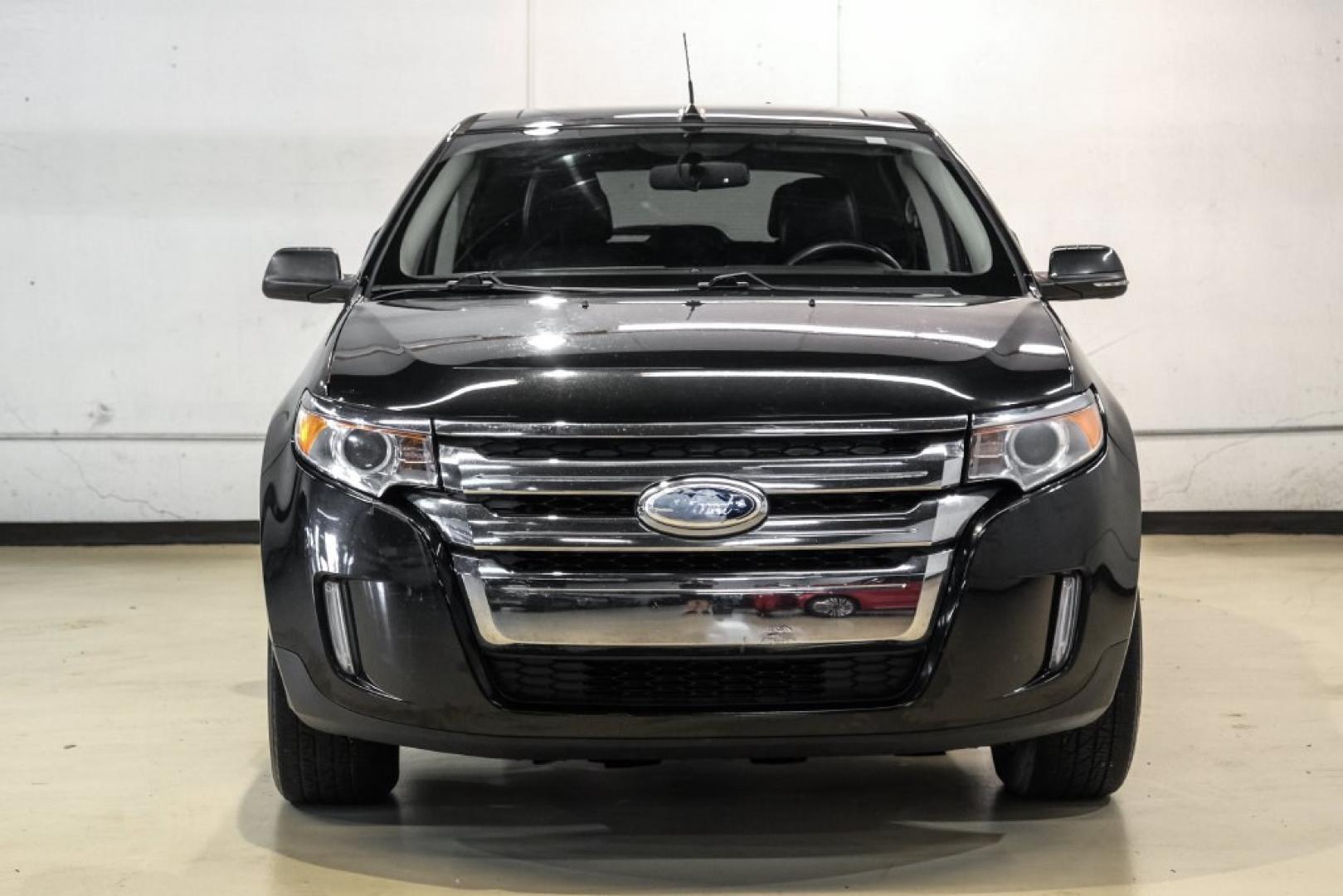 2013 Tuxedo Black Metallic /Black Ford Edge SEL (2FMDK4JC7DB) with an 3.5L V6 Ti-VCT engine, Automatic transmission, located at 15300 Midway Rd., Addison, TX, 75001, (972) 702-0011, 32.958321, -96.838074- Photo#5