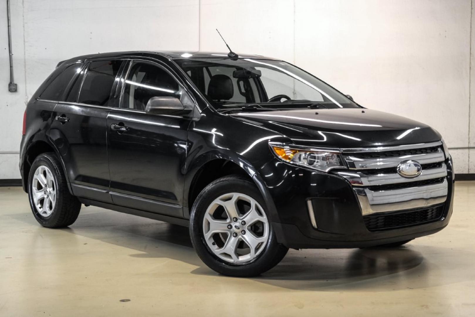 2013 Tuxedo Black Metallic /Black Ford Edge SEL (2FMDK4JC7DB) with an 3.5L V6 Ti-VCT engine, Automatic transmission, located at 15300 Midway Rd., Addison, TX, 75001, (972) 702-0011, 32.958321, -96.838074- Photo#6