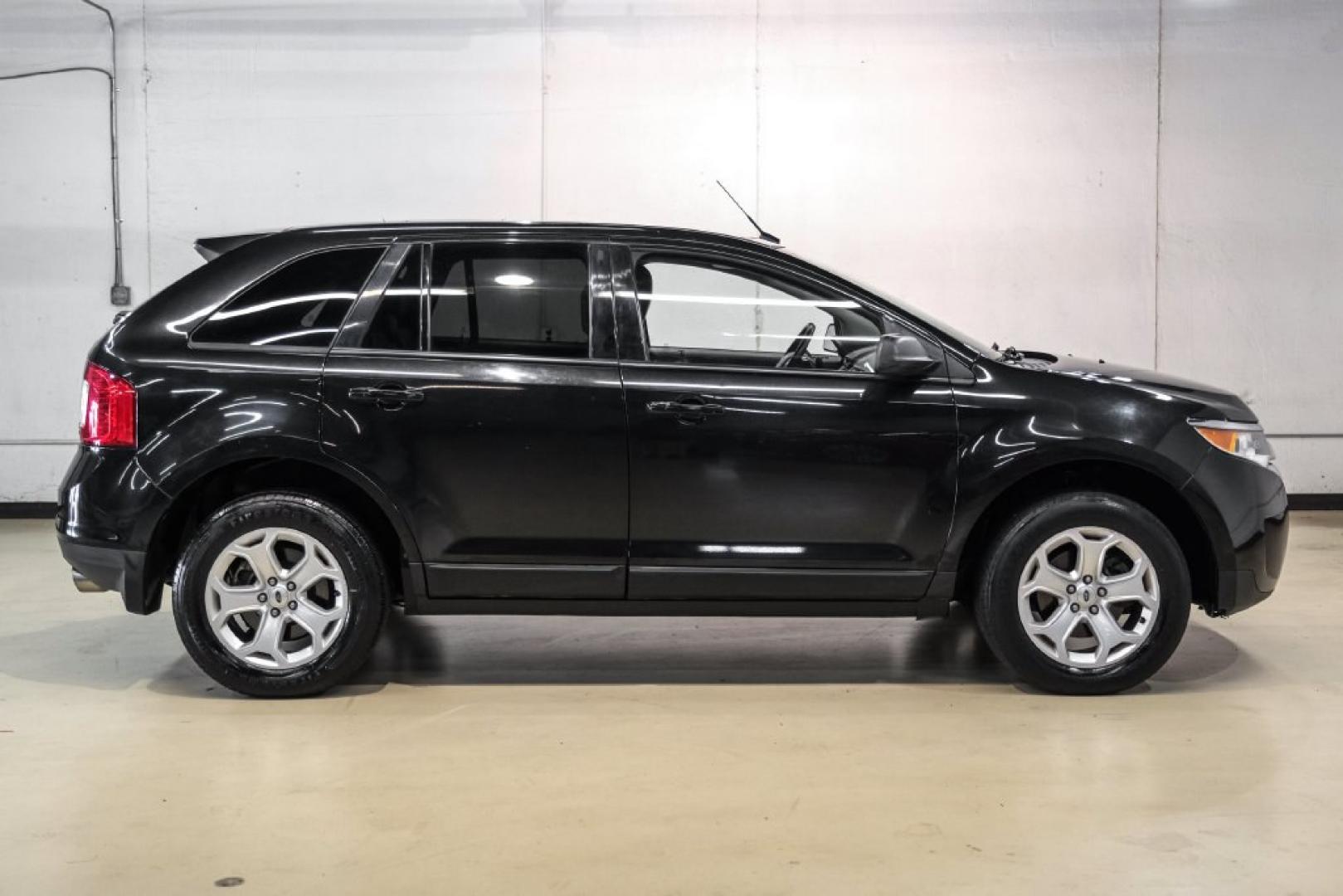 2013 Tuxedo Black Metallic /Black Ford Edge SEL (2FMDK4JC7DB) with an 3.5L V6 Ti-VCT engine, Automatic transmission, located at 15300 Midway Rd., Addison, TX, 75001, (972) 702-0011, 32.958321, -96.838074- Photo#7