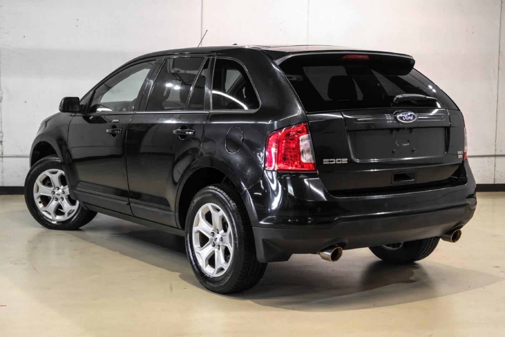 2013 Tuxedo Black Metallic /Black Ford Edge SEL (2FMDK4JC7DB) with an 3.5L V6 Ti-VCT engine, Automatic transmission, located at 15300 Midway Rd., Addison, TX, 75001, (972) 702-0011, 32.958321, -96.838074- Photo#10